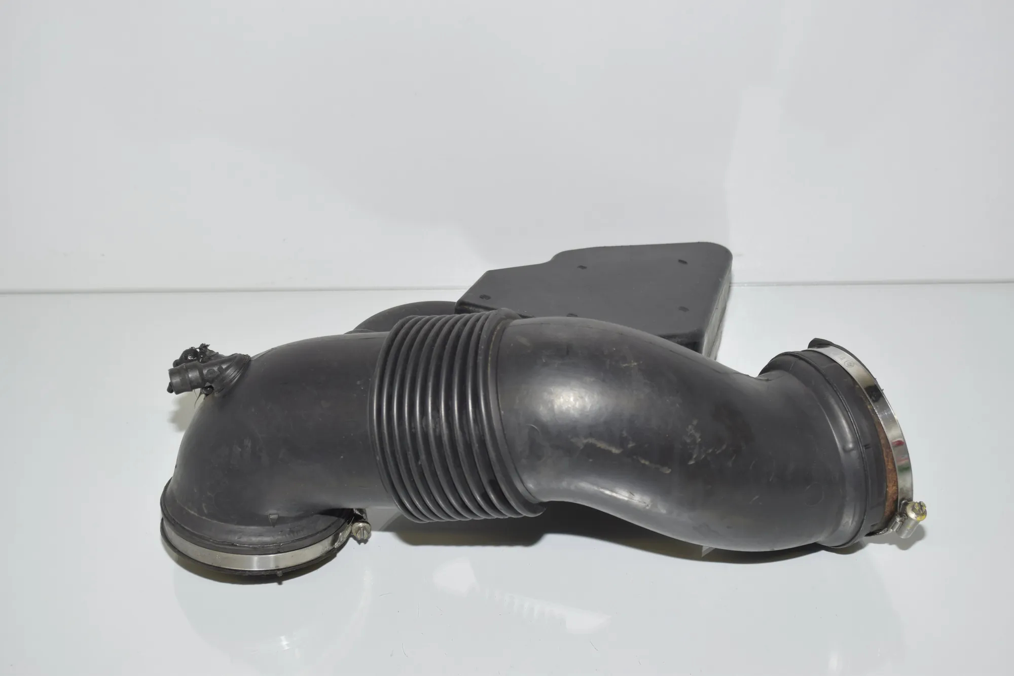 Intake Resonator – OEM 7523726 · BMW X5 (E53) BMW X5 (E53) 4.4 i 2000 – 2