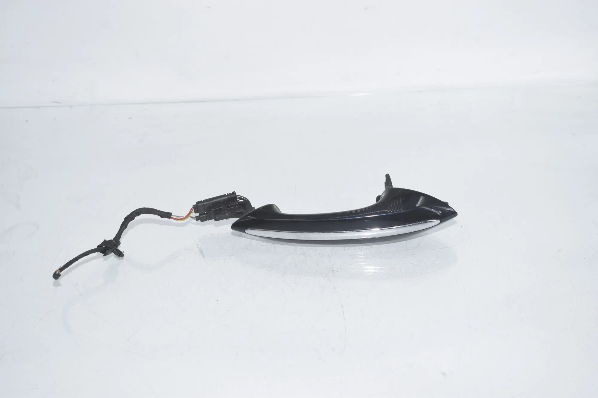 Rear Left Door Exterior Handle – OEM 7249981 · BMW 7 (F01, F02) 750 i 2010