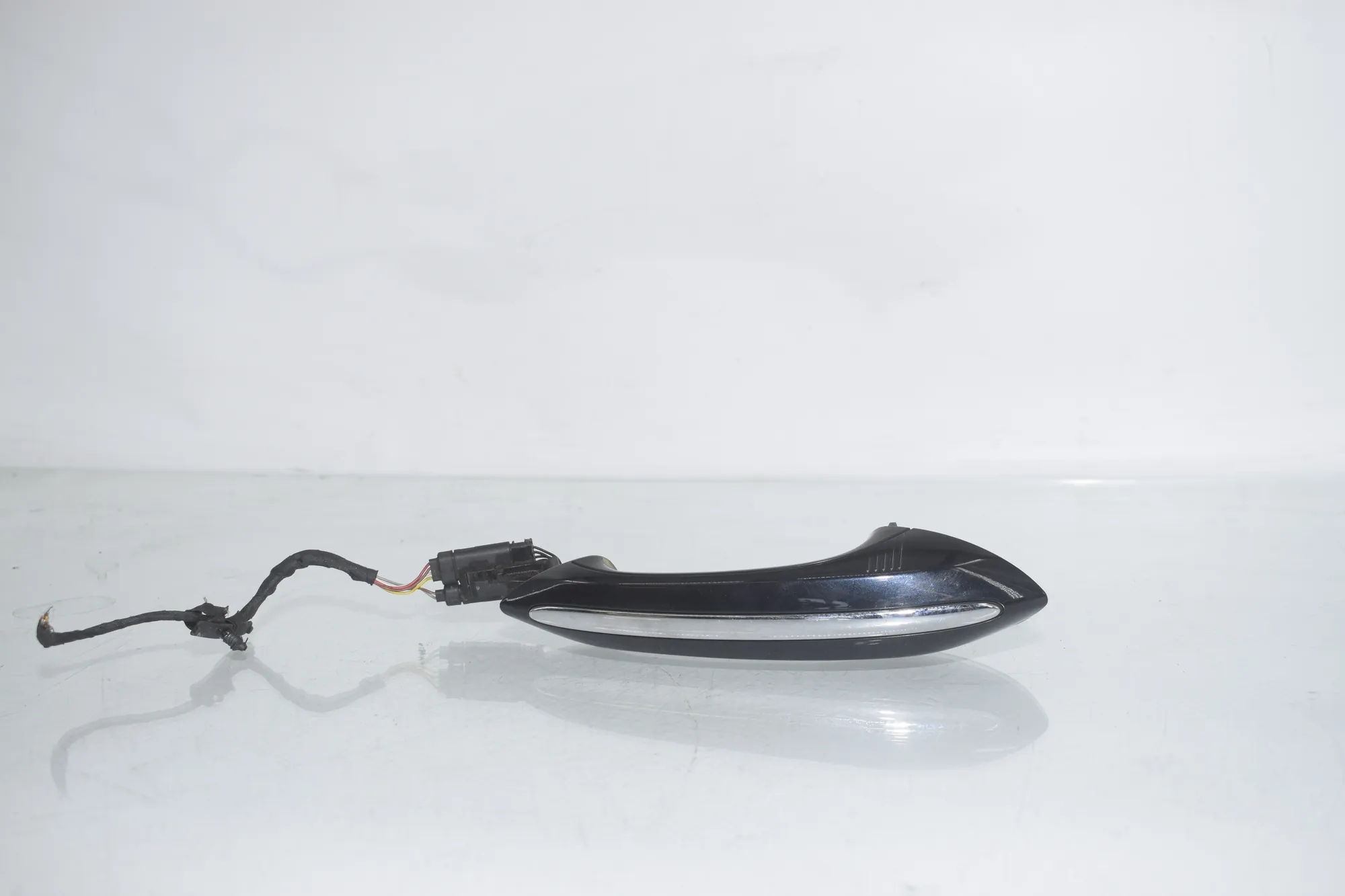 Rear Left Door Exterior Handle – OEM 7249981 · BMW 7 (F01, F02) 750 i 2010 – 2
