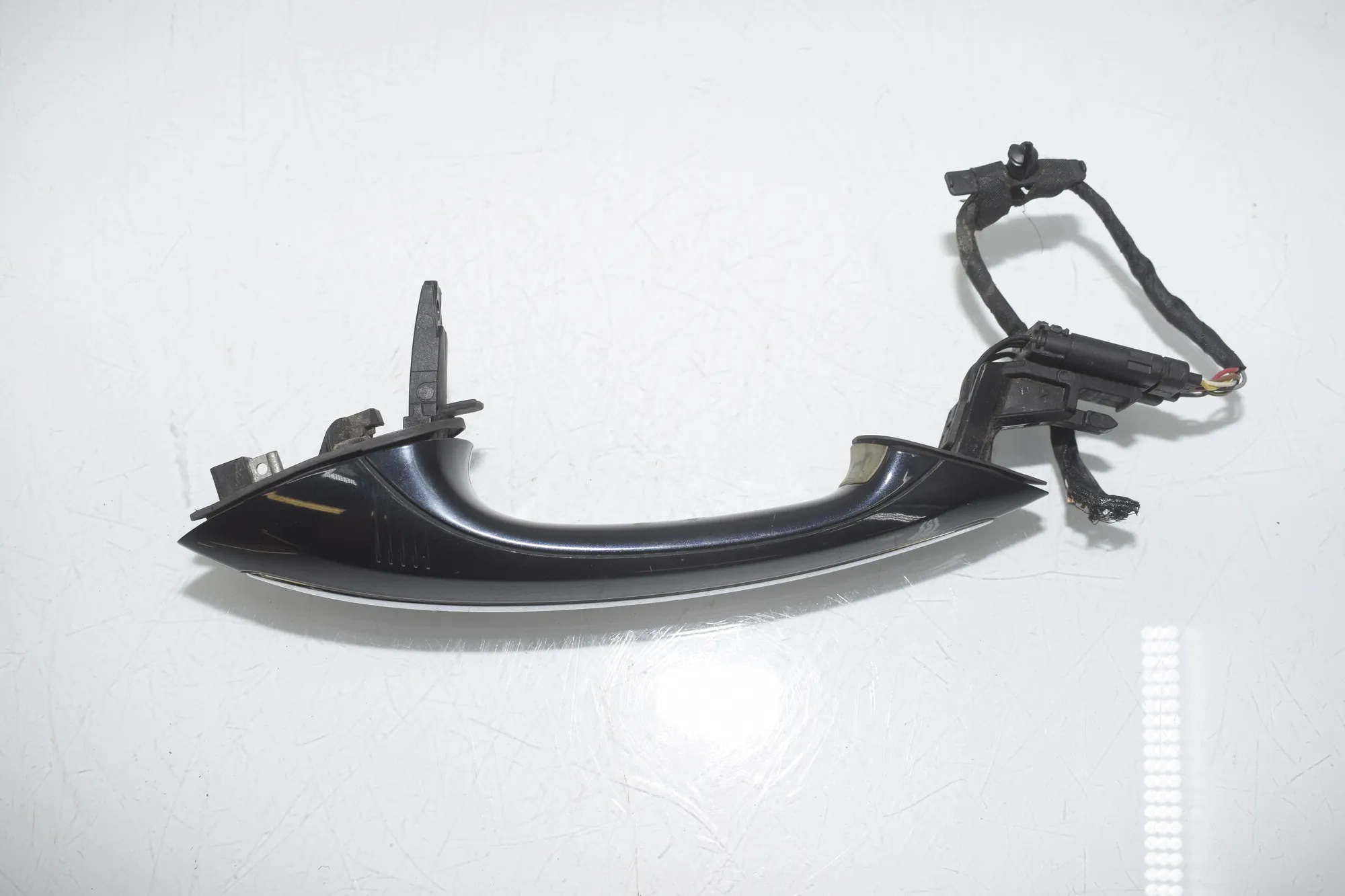 Rear Right Door Exterior Handle – OEM 7249980 · BMW 7 (F01, F02) 750 i 2010 – 3