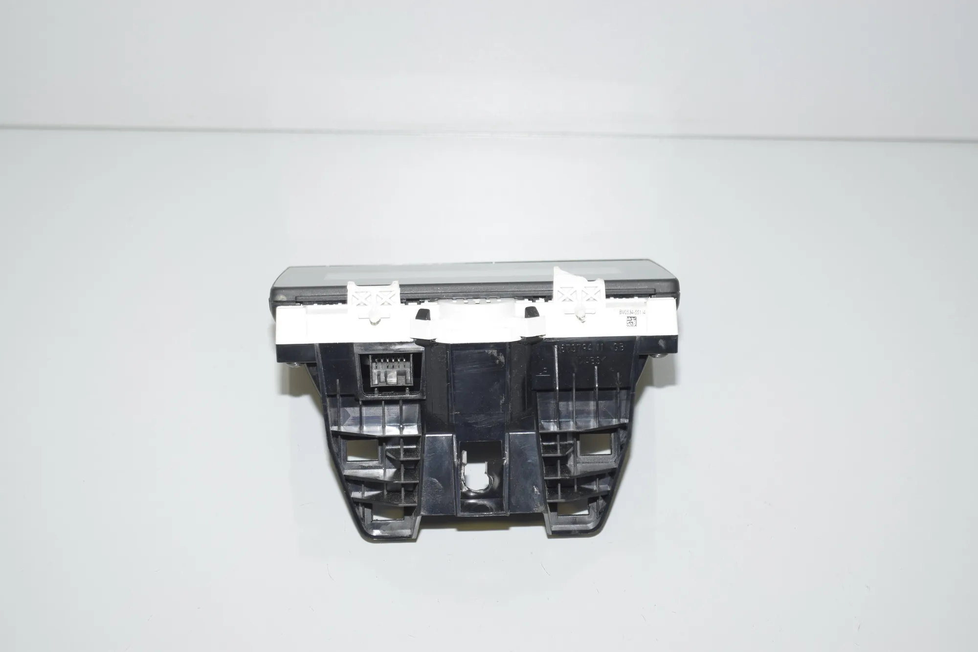 Instrument Cluster Speedometer – OEM BM0534-551 · BMW i3 (I01) BMW i3 (I01) Electric 2015 – 4