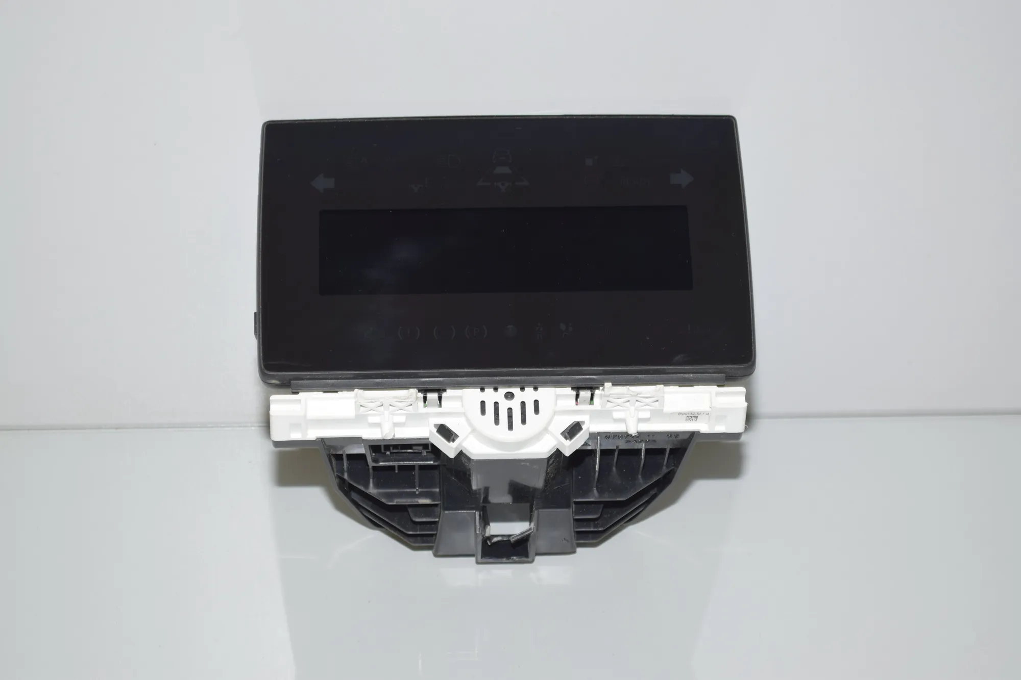 Instrument Cluster Speedometer – OEM BM0534-551 · BMW i3 (I01) BMW i3 (I01) Electric 2015