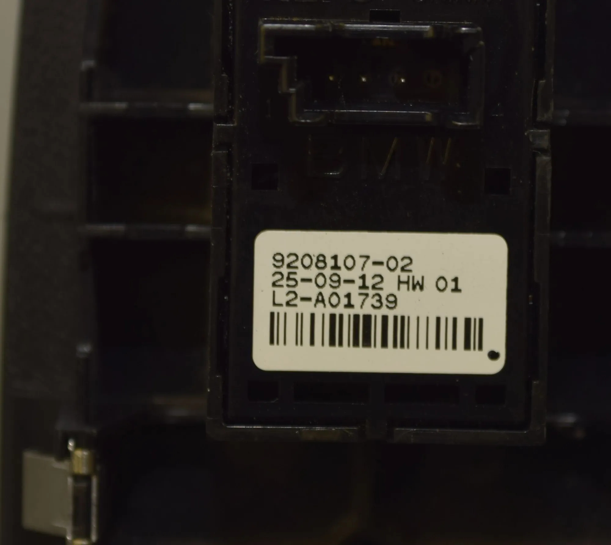 Front Right Door Window Switch – OEM 9208107 · BMW 3 Touring (F31) 330 d 2012 – 6
