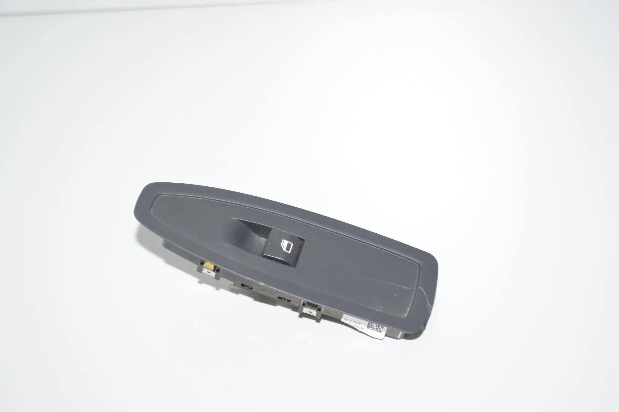 Front Right Door Window Switch – OEM 9208107 · BMW 3 Touring (F31) 330 d 2012