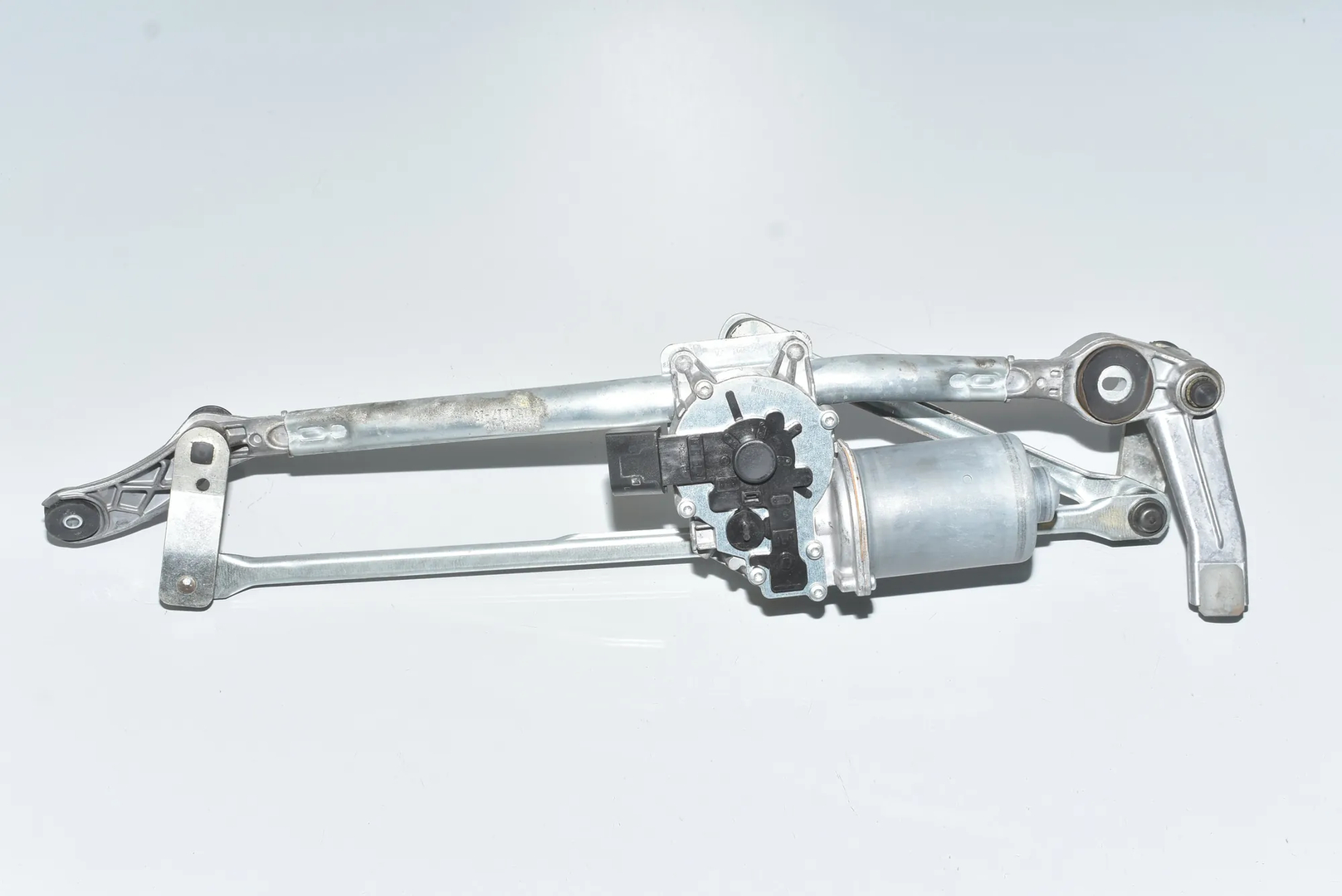 Front Windshield Wiper Mechanism – OEM 4848601 · BMW 3 Touring (E91) 330 d 2011 – 2