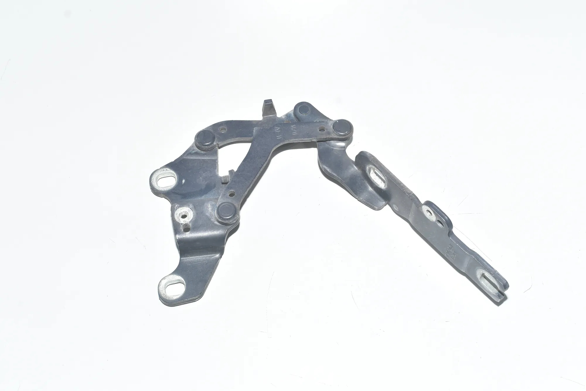 Front Left Bonnet Hinge – OEM 41617210677 · BMW 3 Touring (E91) 330 d 2011 – 2