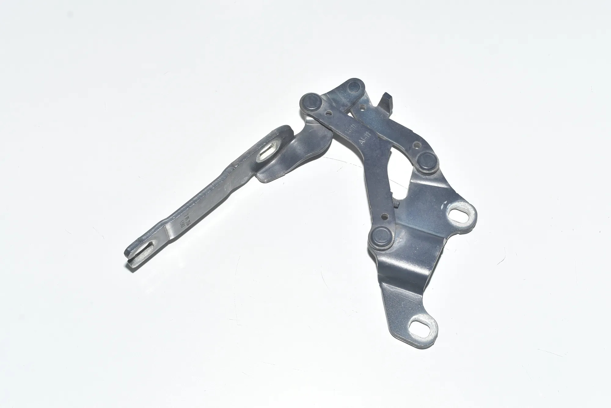 Front Right Bonnet Hinge – OEM 8045404 · BMW 3 Touring (E91) 330 d 2011 – 2