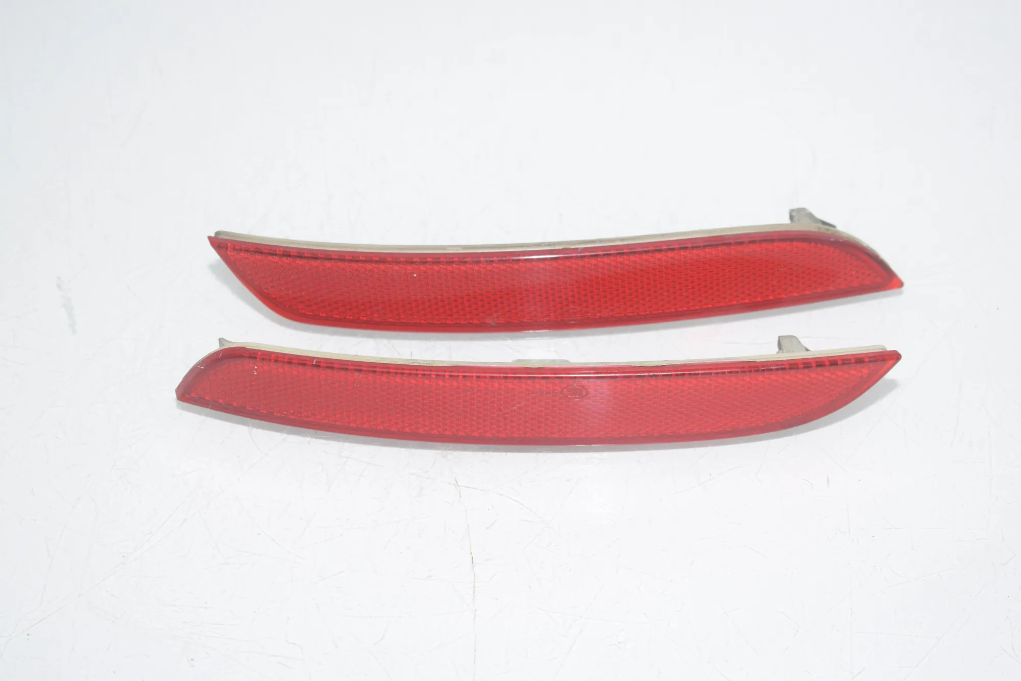 Rear Left Bumper Reflector – OEM 7182192 · BMW 7 (F01, F02) 750 i 2010