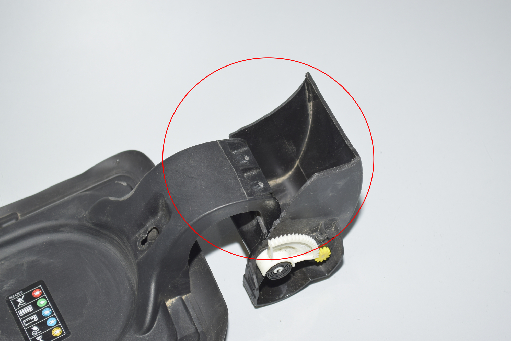 Fuel Tank Flap Cap – OEM 51177335767 · BMW i3 (I01) BMW i3 (I01) Electric 2014 – 6