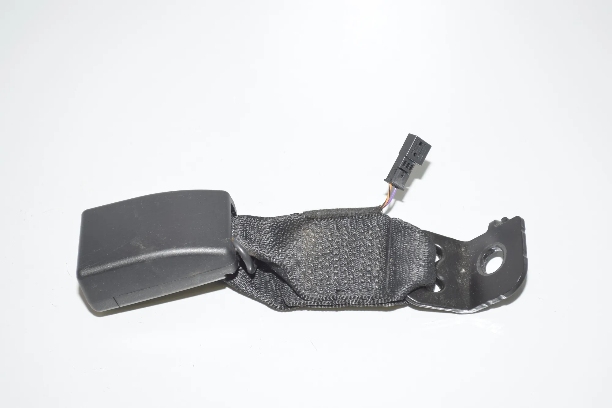 Rear Middle Seat Buckle – OEM 7266352 · BMW 4 Coupe (F32, F82) 435 d xDrive 2014 – 3