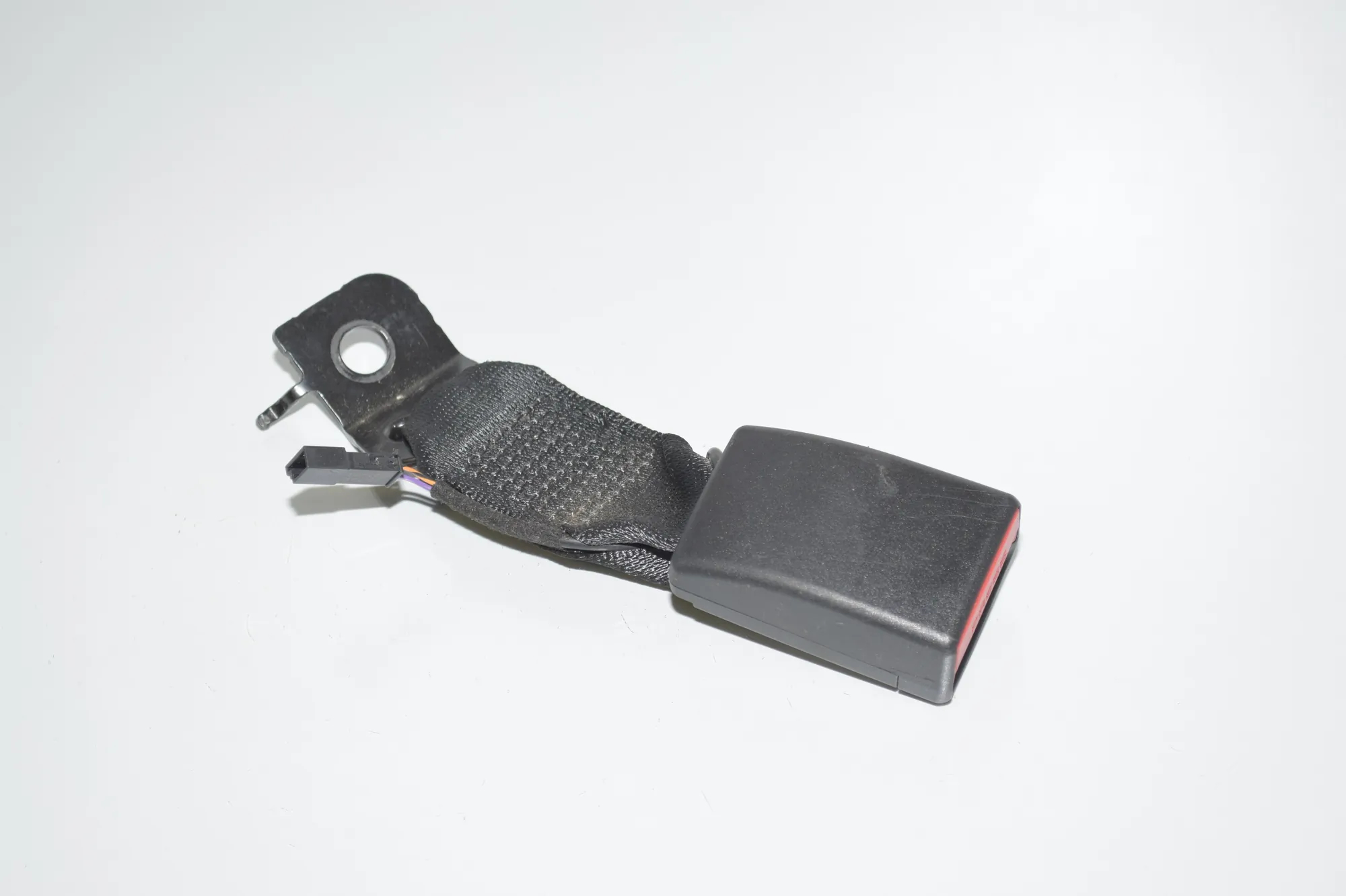 Rear Middle Seat Buckle – OEM 7266352 · BMW 4 Coupe (F32, F82) 435 d xDrive 2014