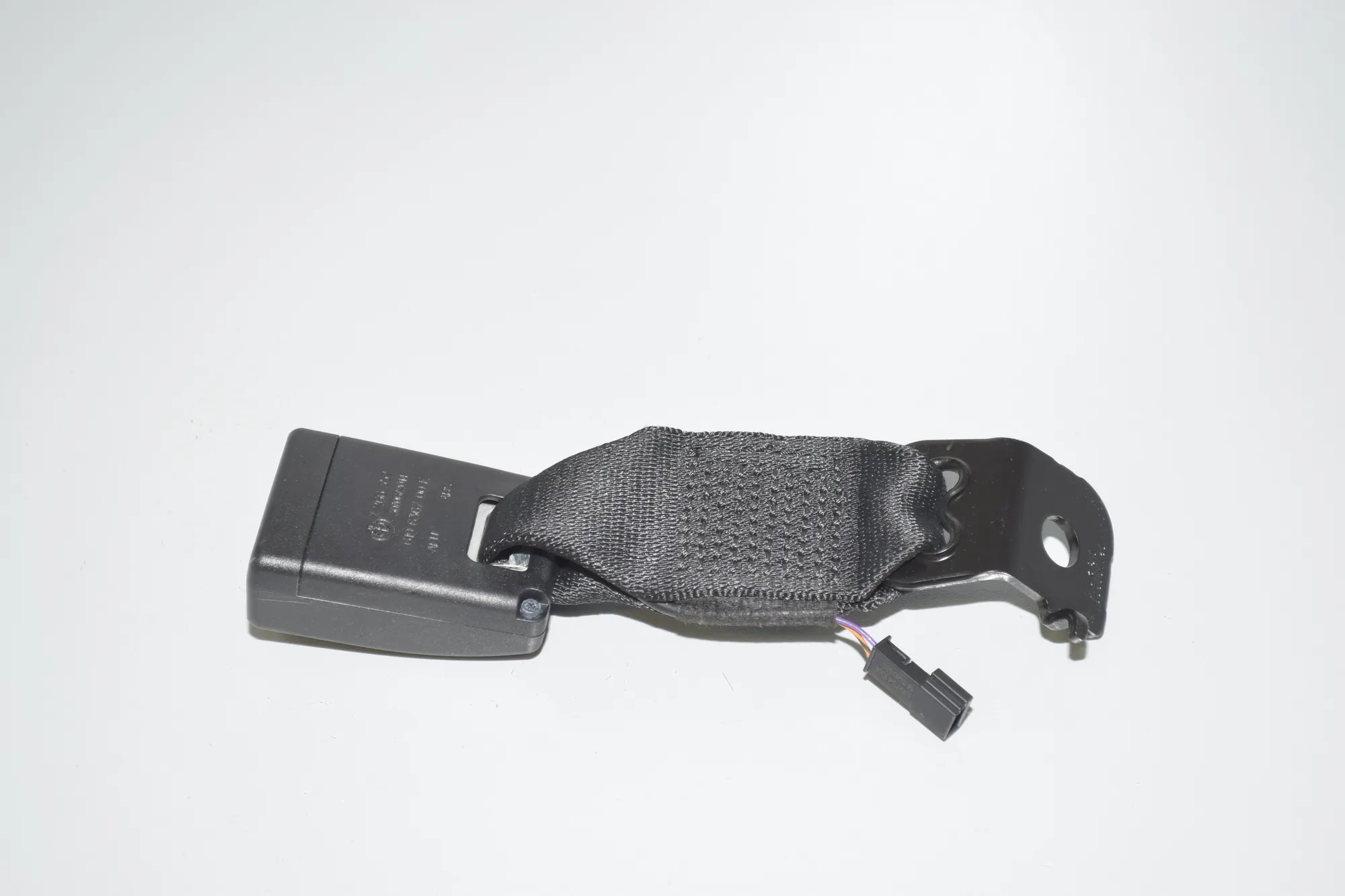Rear Middle Seat Buckle – OEM 7266352 · BMW 4 Coupe (F32, F82) 435 d xDrive 2014 – 4