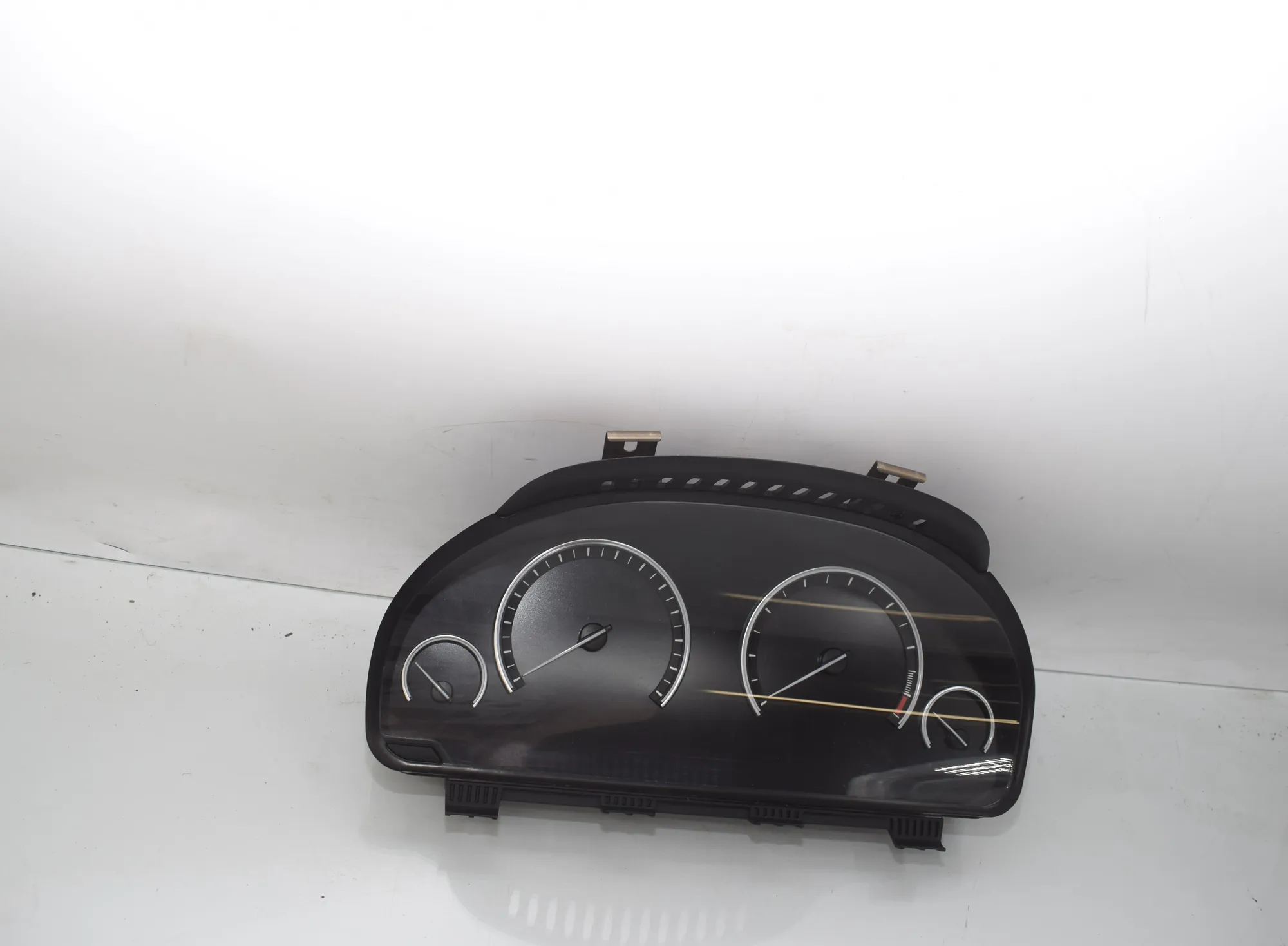 Instrument Cluster Speedometer – OEM 9249569 · BMW 7 (F01, F02) 750 i 2010
