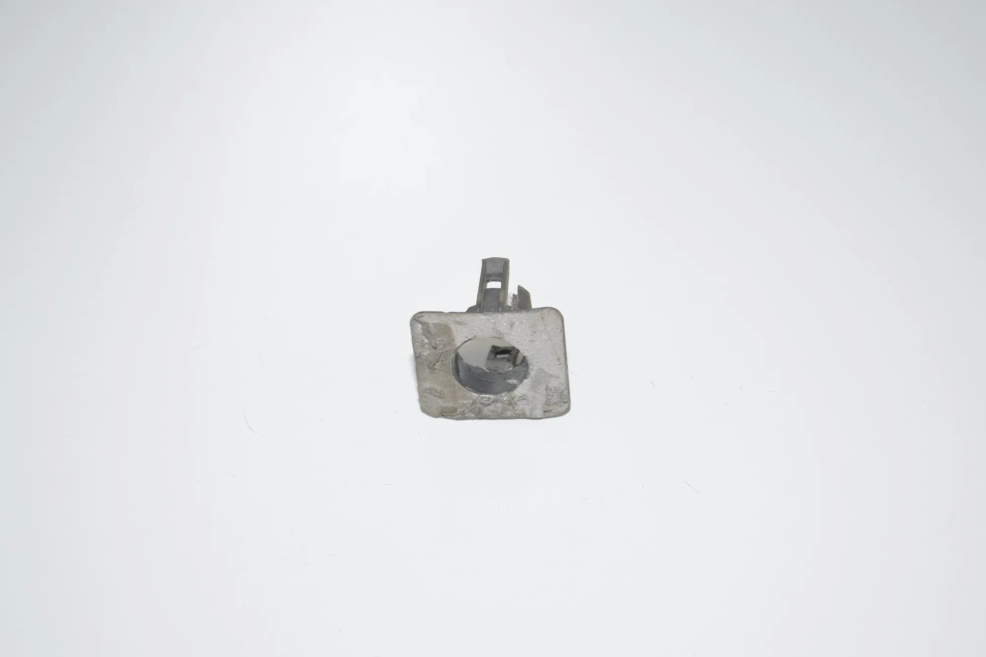 Parking Sensor Holder – OEM 7138409 · BMW 3 (E90) 325 d 2011 – 2