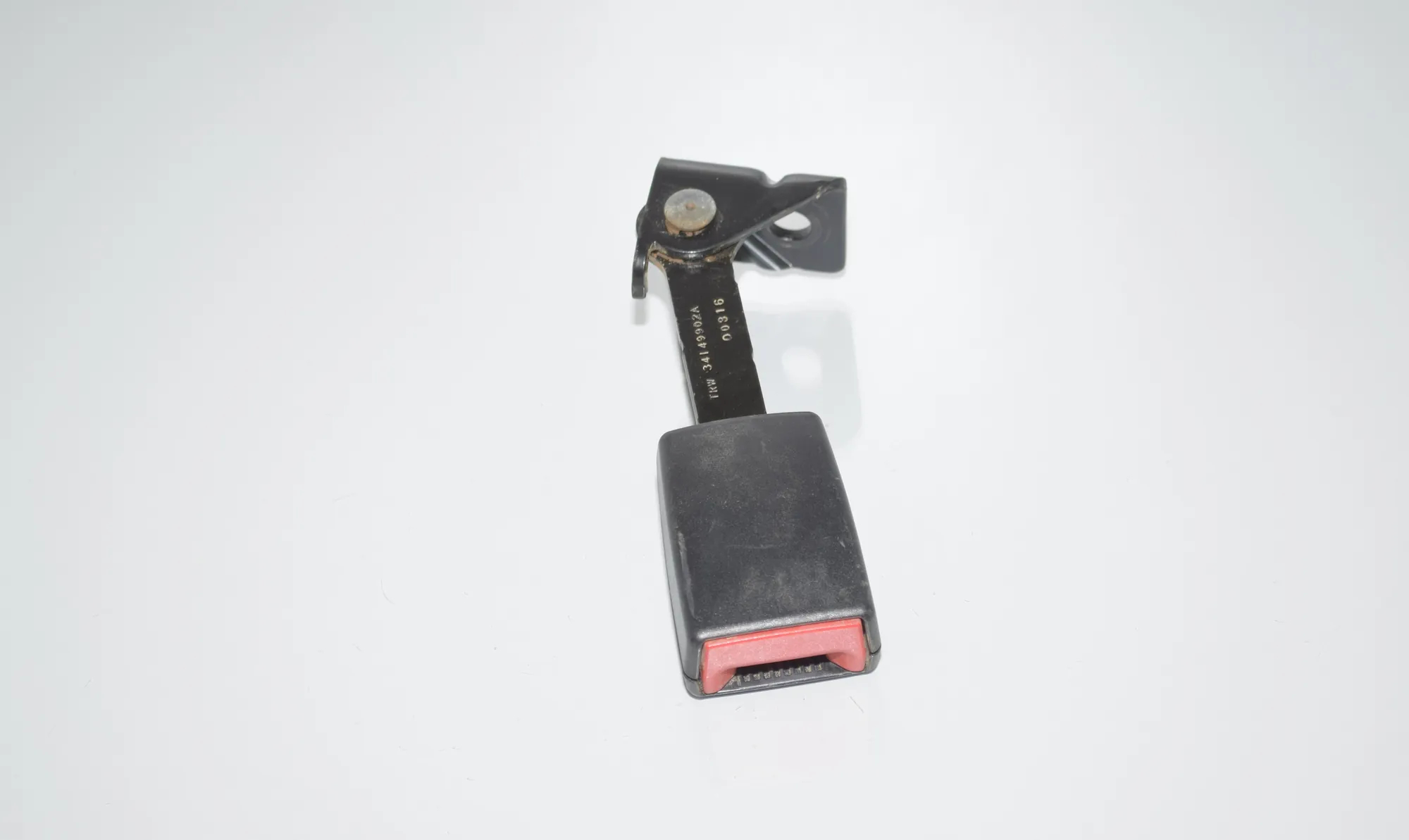 Rear Right Seat Buckle – OEM 7347726 · BMW i3 (I01) Hybrid 2017