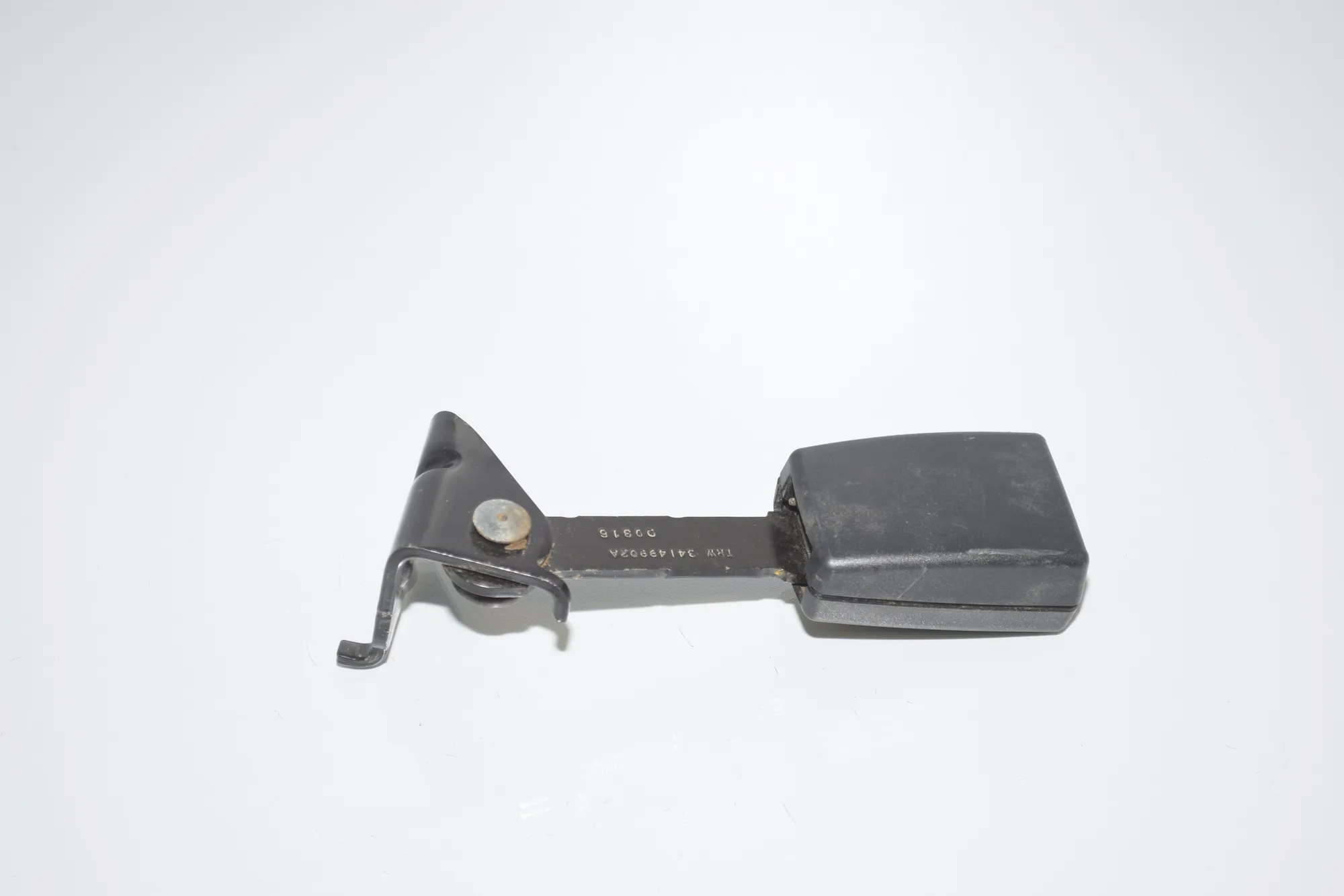 Rear Right Seat Buckle – OEM 7347726 · BMW i3 (I01) Hybrid 2017 – 4