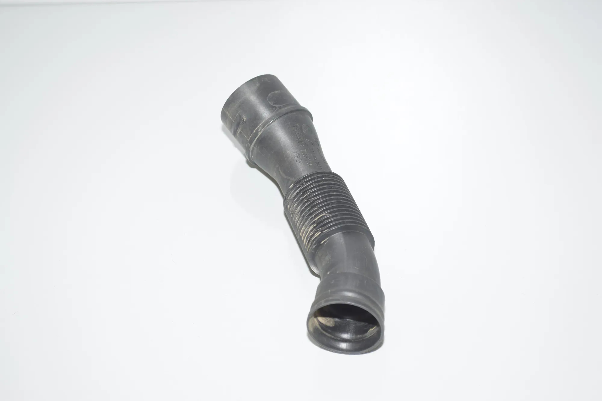 Air Intake Tube – OEM 7642405 · BMW i3 (I01) Hybrid 2017 – 3