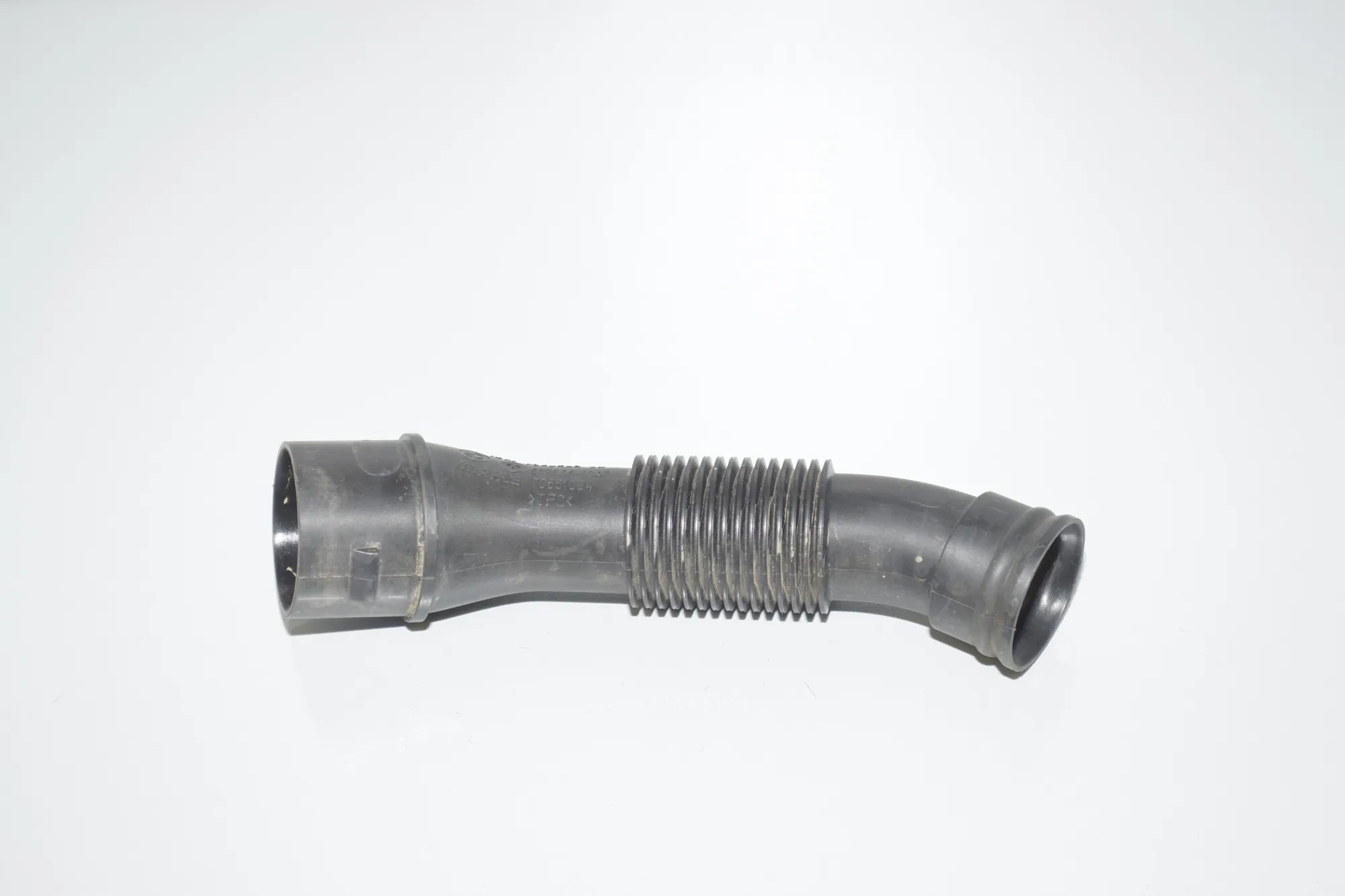 Air Intake Tube – OEM 7642405 · BMW i3 (I01) Hybrid 2017 – 2