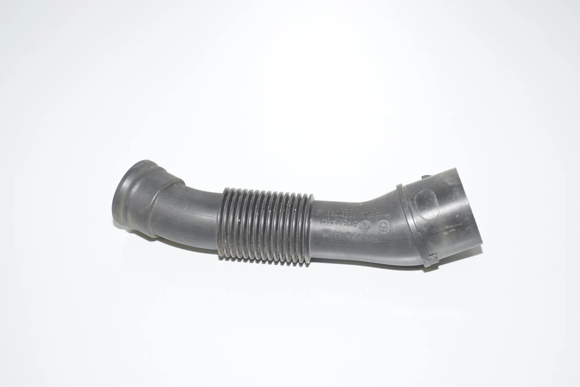 Air Intake Tube – OEM 7642405 · BMW i3 (I01) Hybrid 2017