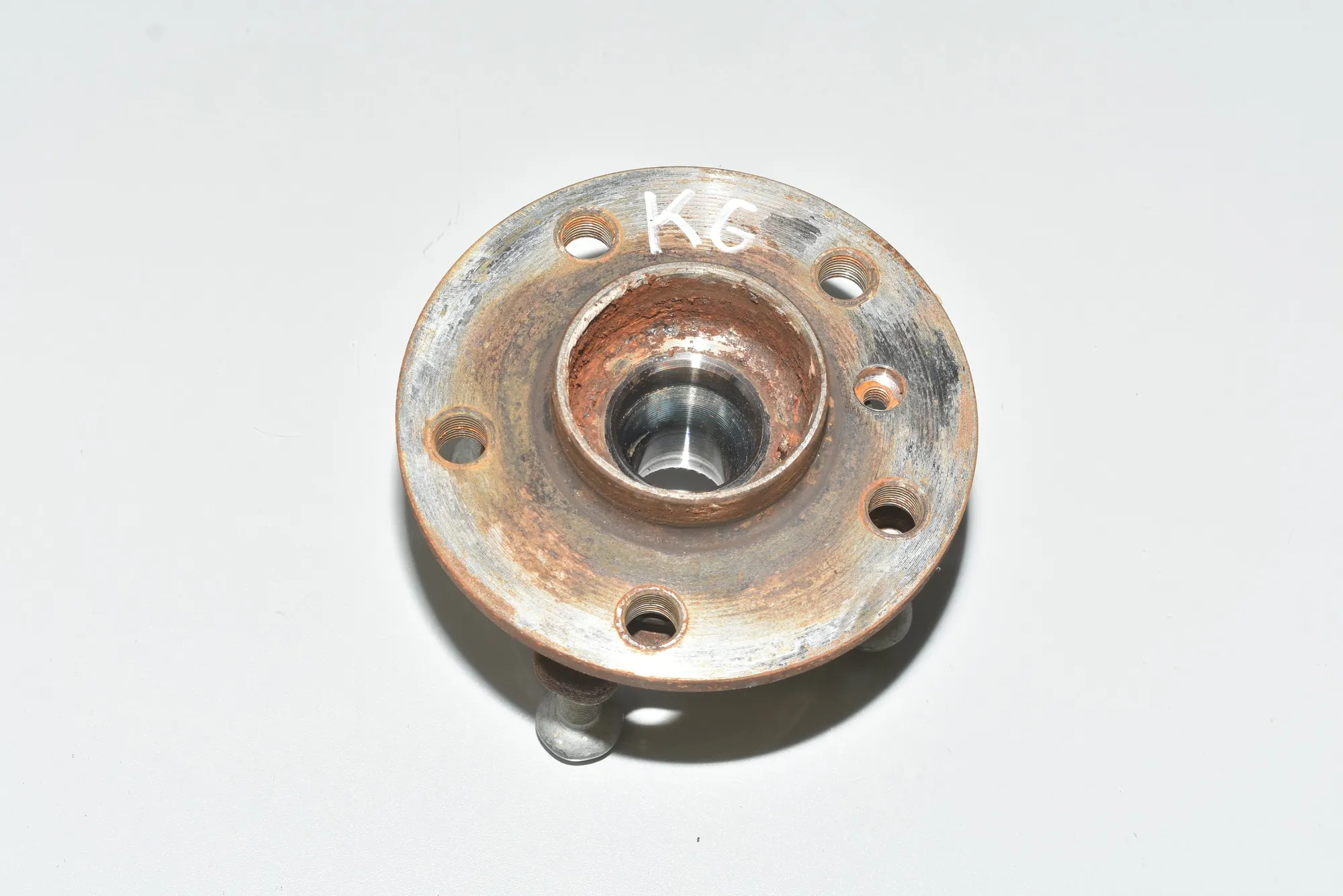 Rear Left Wheel Bearing – OEM 6867926 · BMW i3 (I01) Hybrid 2017