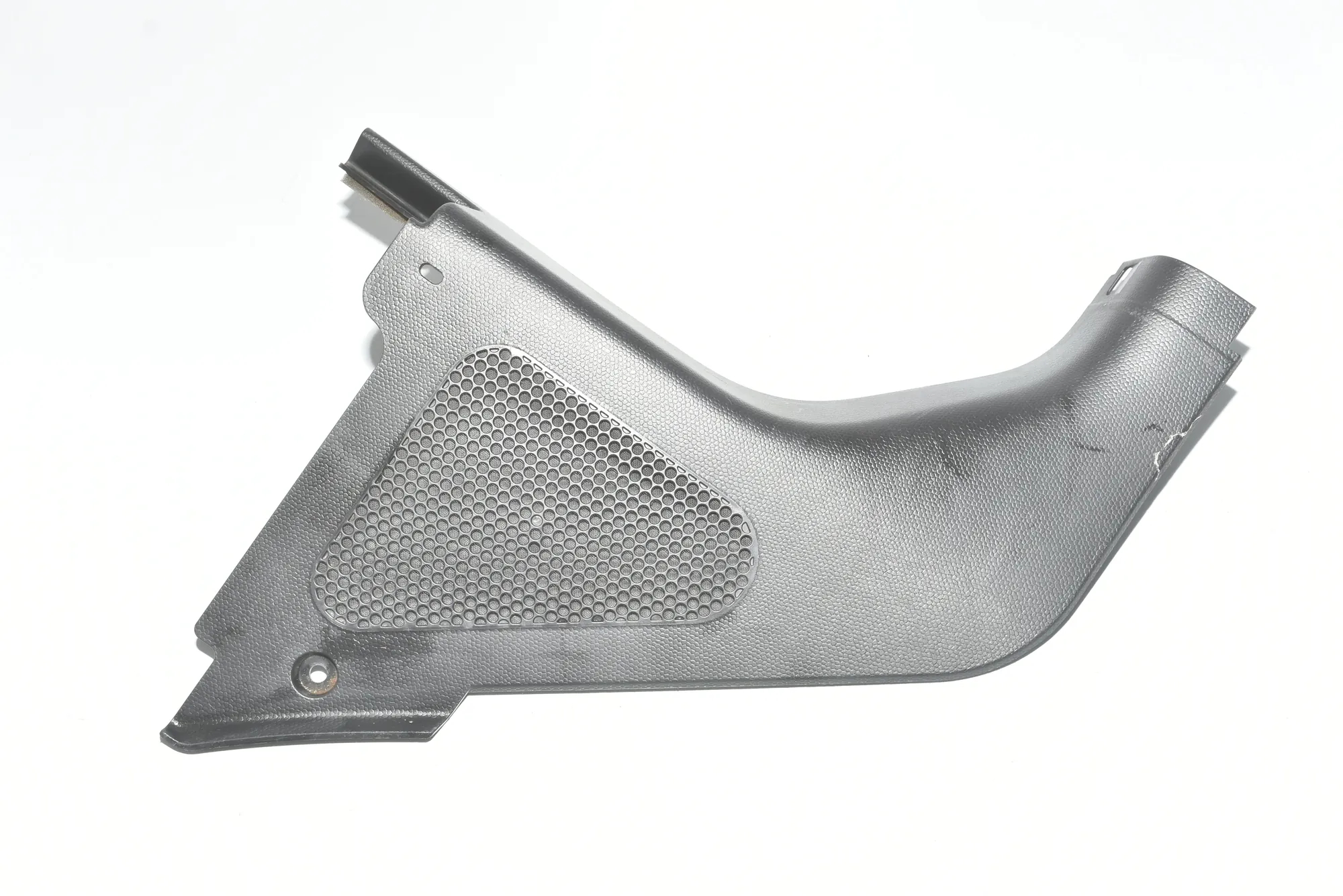 Front Right Interior Step Trim – OEM 51437272418 · BMW i3 (I01) Hybrid 2017 – 2