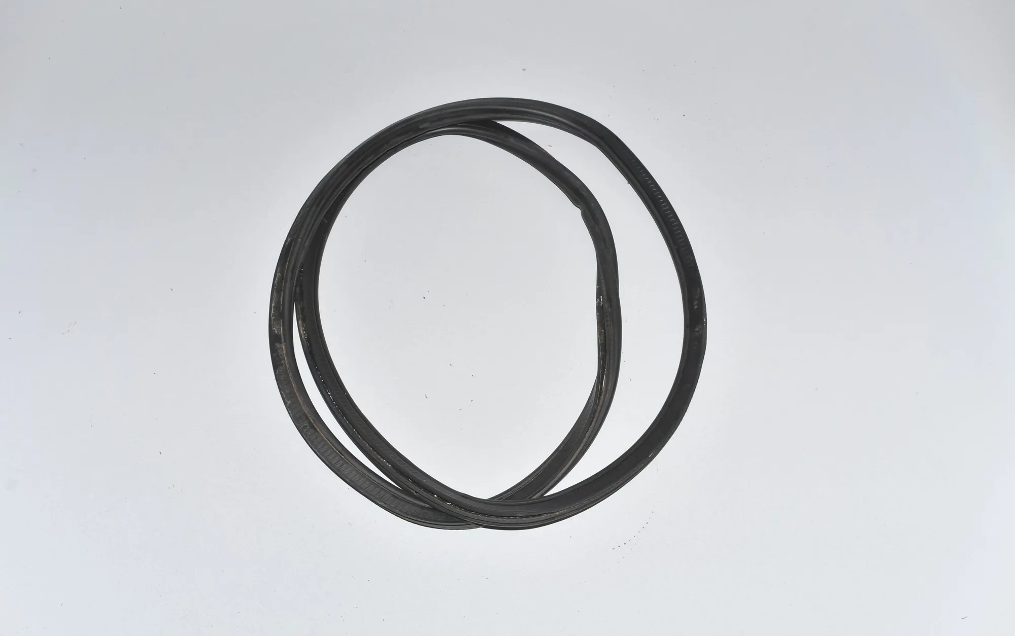 Tailgate Rubber Seal – OEM 7296906 · BMW i3 (I01) Hybrid 2017 – 2