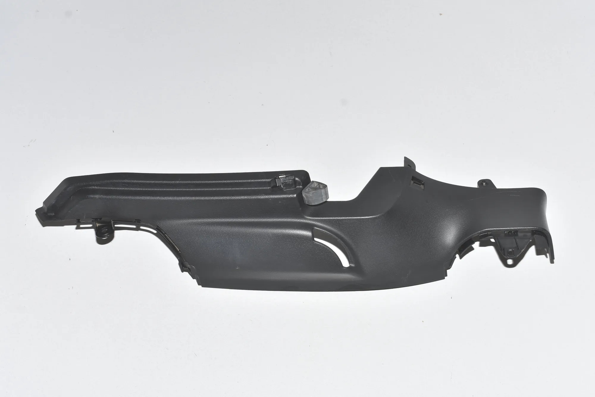 Trunk Boot Trim – OEM 51467291360 · BMW i3 (I01) Hybrid 2017 – 2