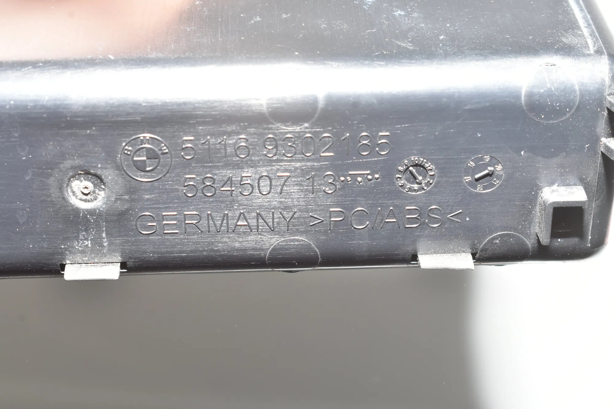 Drawer – OEM 51169302185 · BMW 7 (G11, G12) BMW 7 (G11, G12) 745 Le Plug-in-Hybrid xDrive 2020 – 4