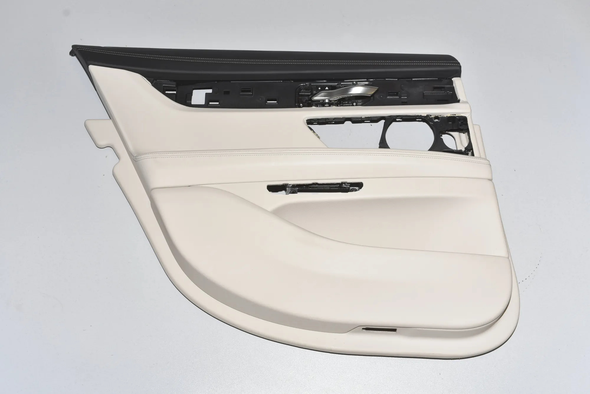 Rear Left Door Panel – OEM 60754531 · BMW 7 (G11, G12) BMW 7 (G11, G12) 745 Le Plug-in-Hybrid xDrive 2020