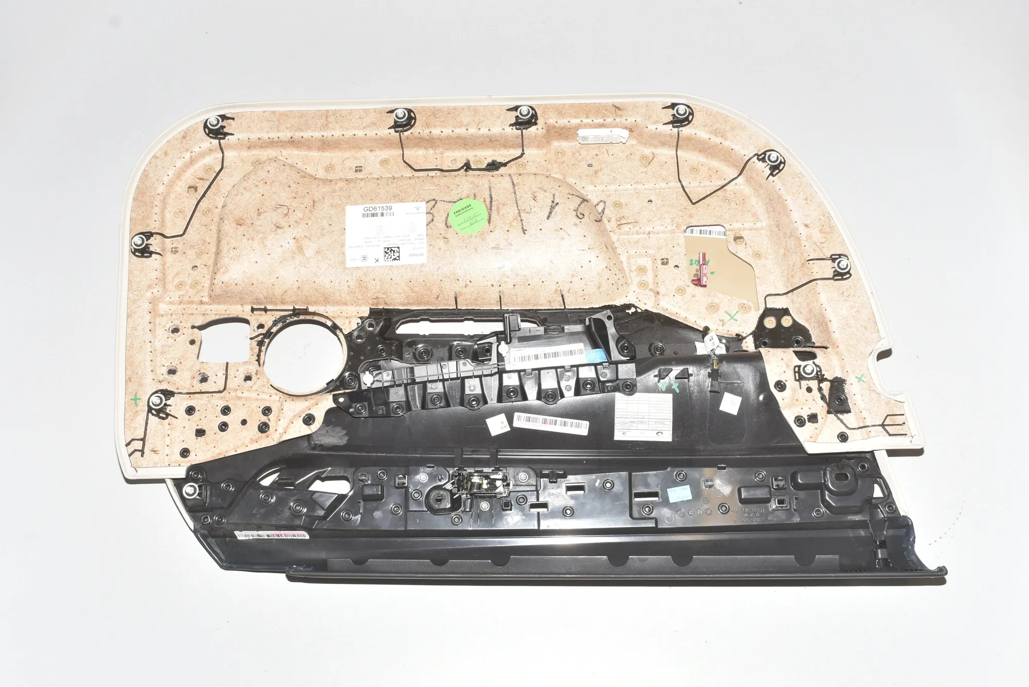 Front Right Door Panel – OEM 51417448510 · BMW 7 (G11, G12) BMW 7 (G11, G12) 745 Le Plug-in-Hybrid xDrive 2020 – 3