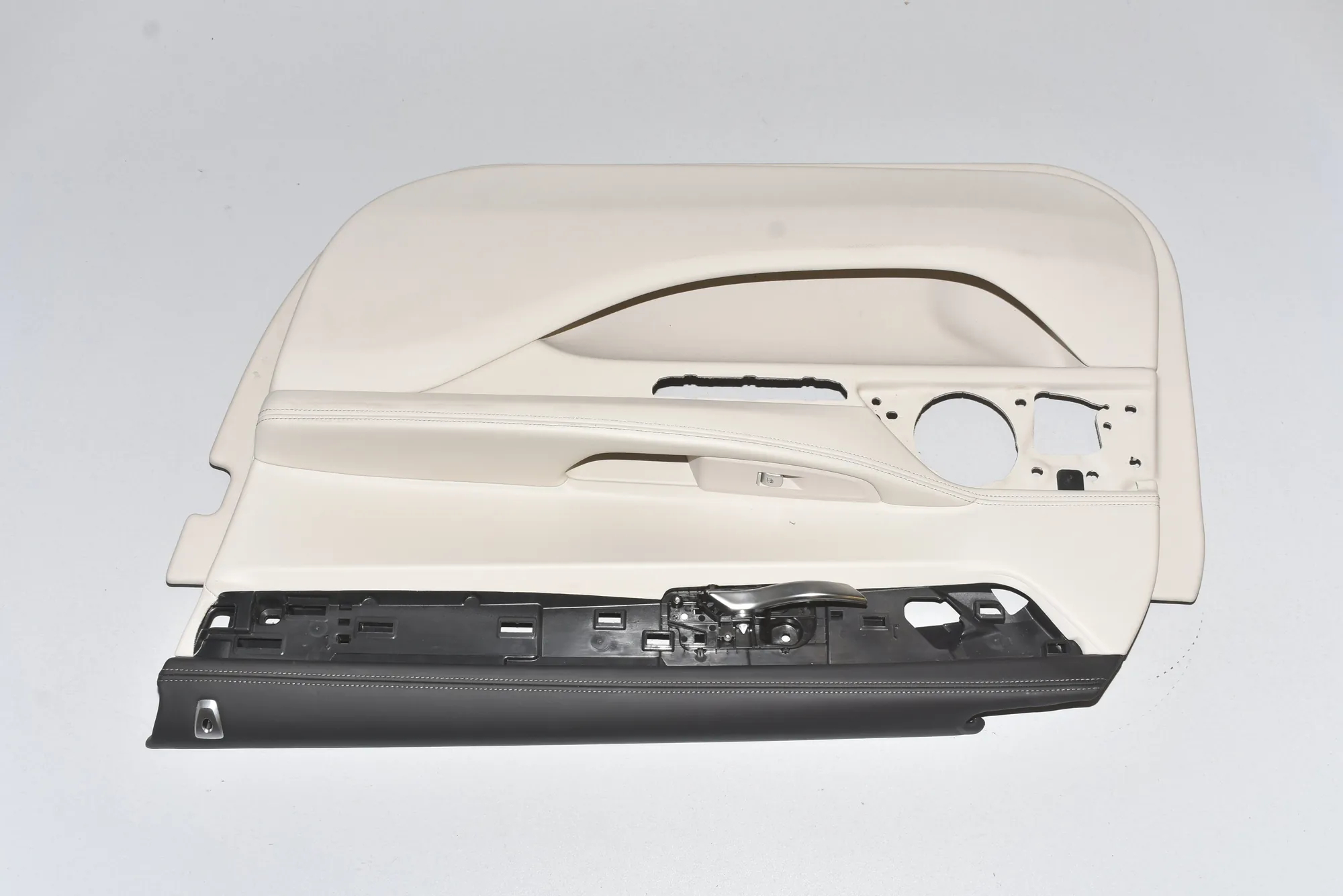 Front Right Door Panel – OEM 51417448510 · BMW 7 (G11, G12) BMW 7 (G11, G12) 745 Le Plug-in-Hybrid xDrive 2020 – 2