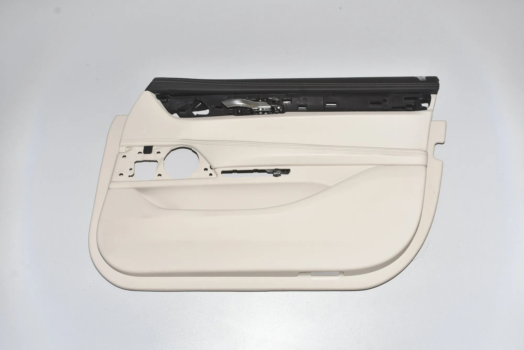 Front Right Door Panel – OEM 51417448510 · BMW 7 (G11, G12) BMW 7 (G11, G12) 745 Le Plug-in-Hybrid xDrive 2020
