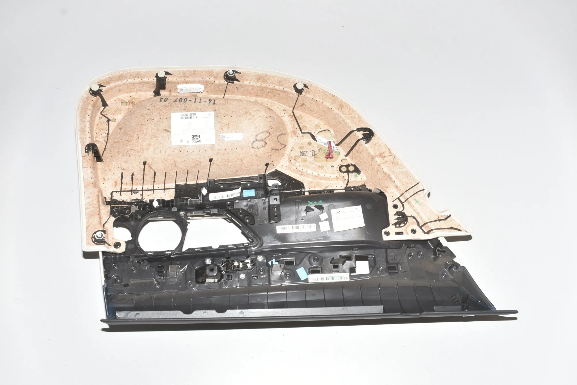 Rear Right Door Panel – OEM 51427448422 · BMW 7 (G11, G12) BMW 7 (G11, G12) 745 Le Plug-in-Hybrid xDrive 2020 – 4