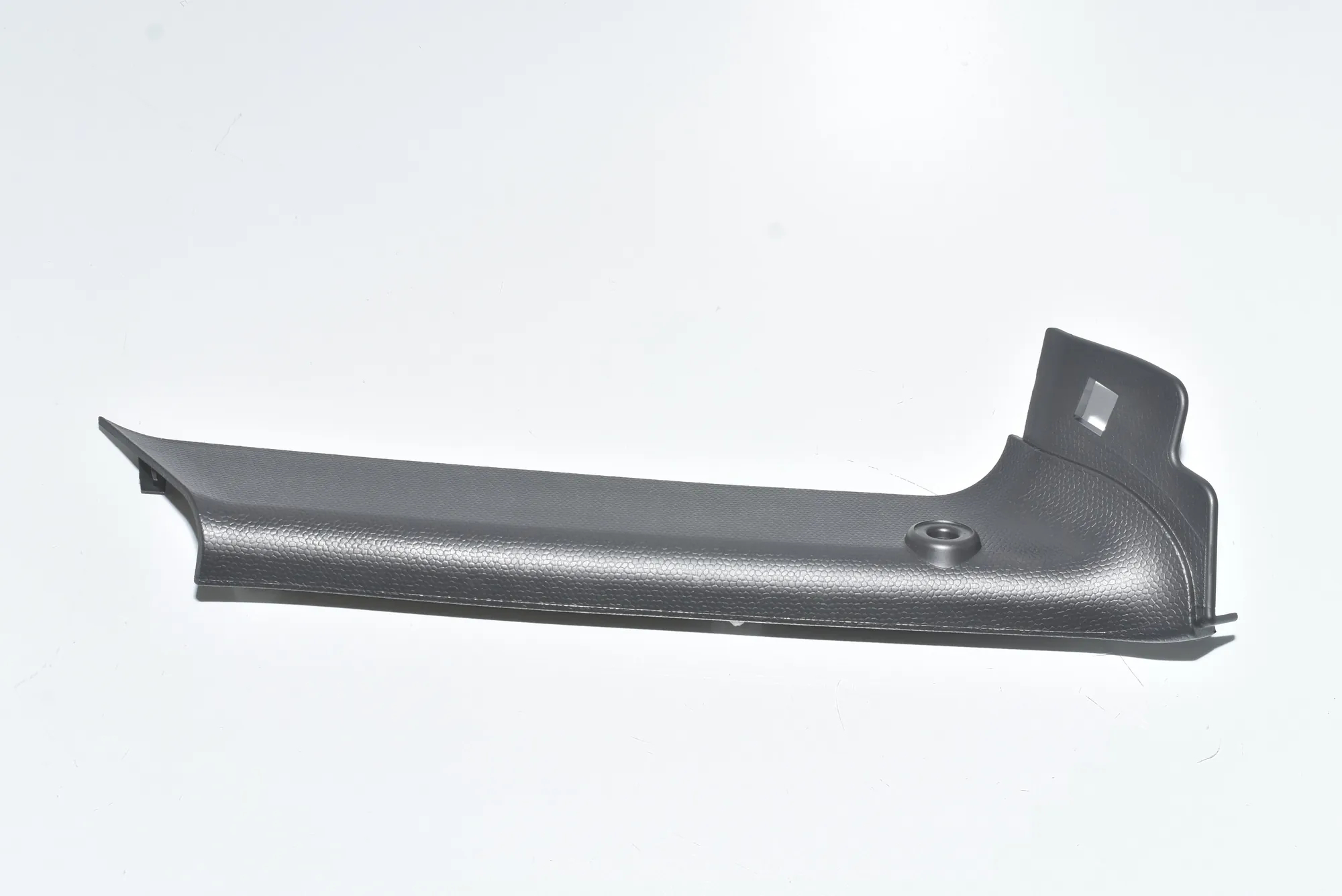 Tailgate Bootlid Trim – OEM 51497315765 · BMW i3 (I01) Hybrid 2017 – 2