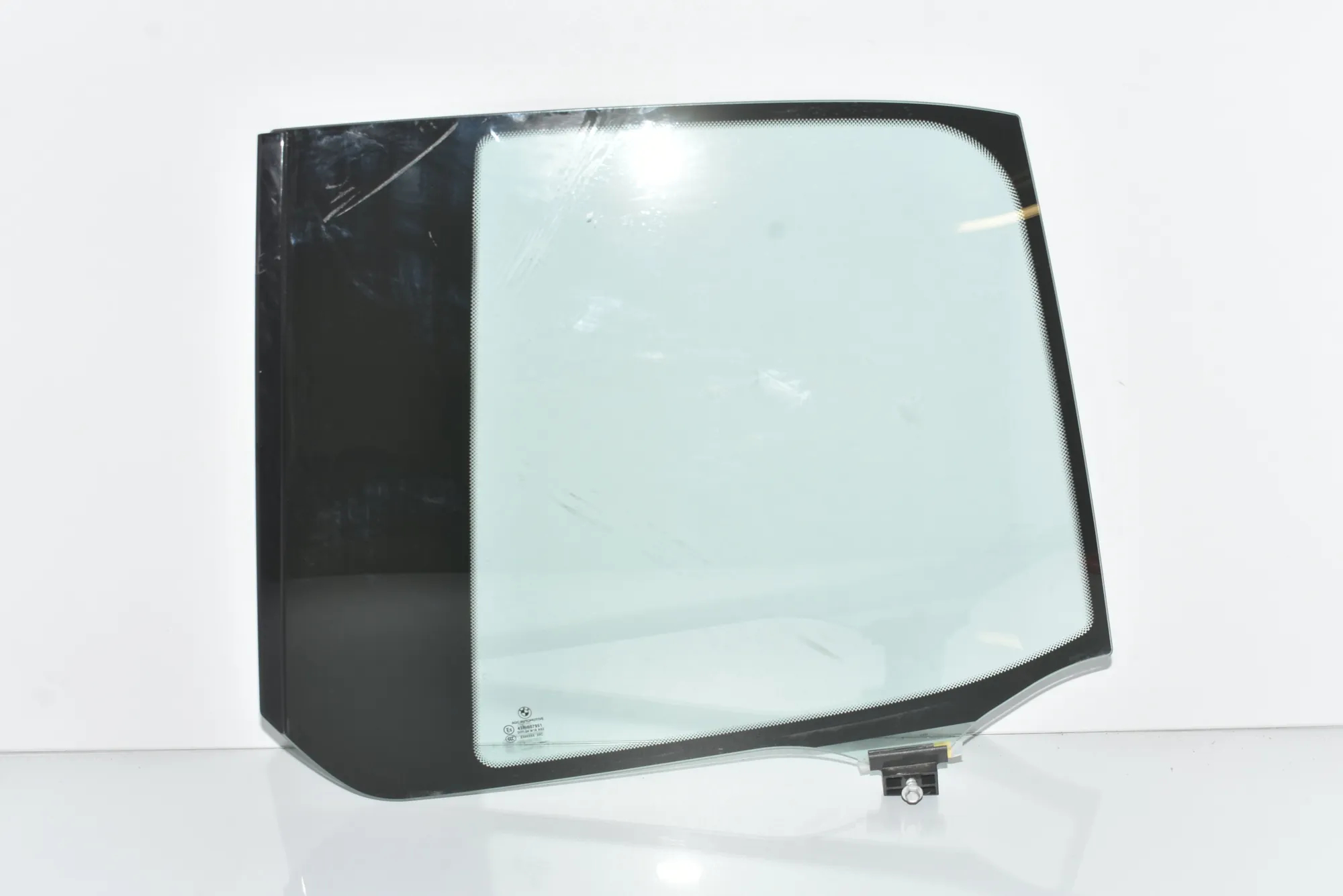 Rear Left Door Window – OEM 51357288185 · BMW i3 (I01) Hybrid 2017