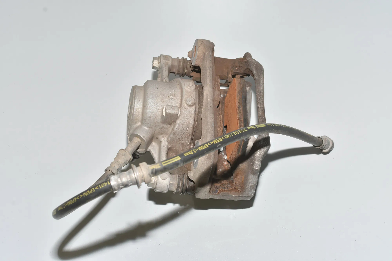 Front Right Brake Caliper – OEM 34116860270 · BMW i3 (I01) Hybrid 2017 – 3