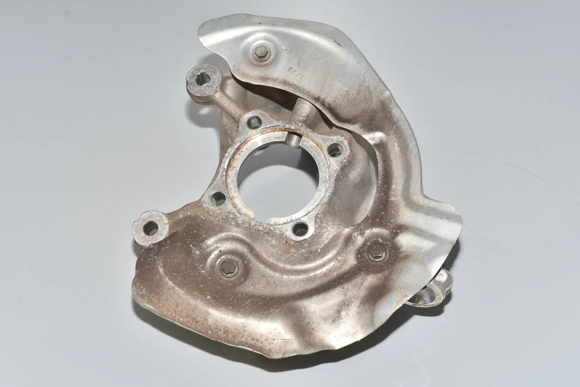 Front Right Wheel Hub – OEM 31216852160 · BMW i3 (I01) Hybrid 2017 – 2