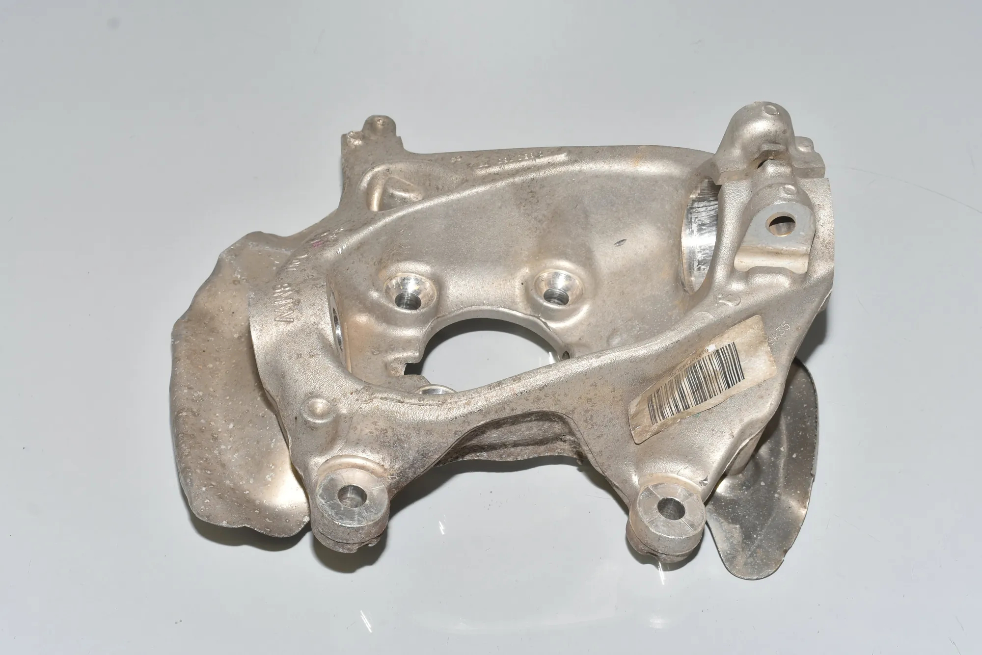 Front Right Wheel Hub – OEM 31216852160 · BMW i3 (I01) Hybrid 2017 – 3