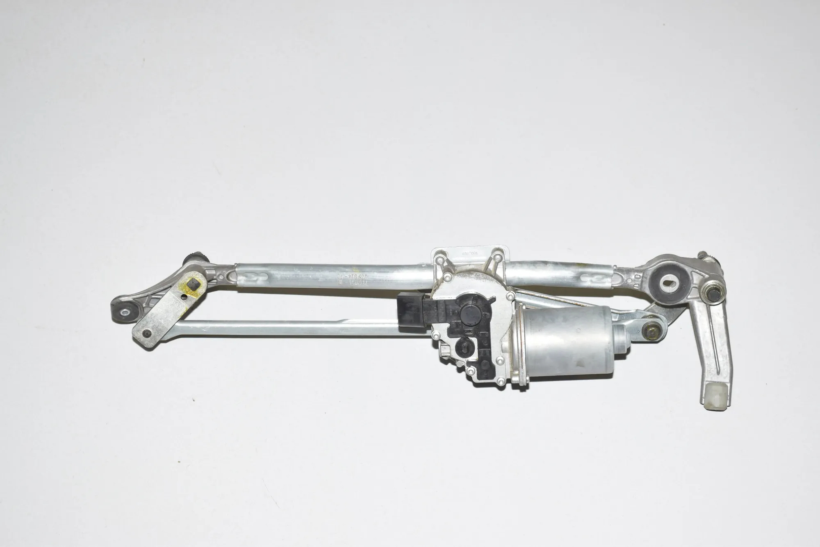 Front Windshield Wiper Mechanism – OEM 7161711 · BMW 3 Touring (E91) 330 d 2008 – 3