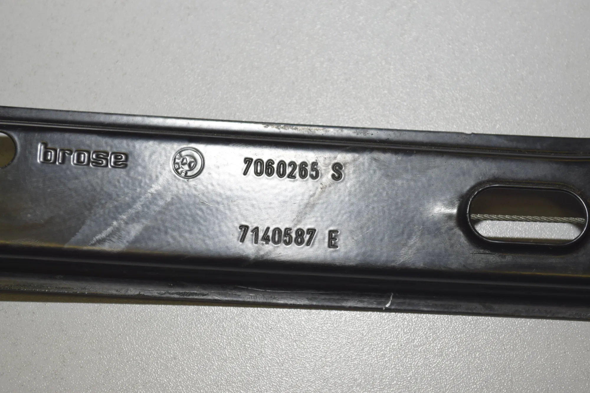 Front Left Door Window Regulator – OEM 7140587 · BMW 3 Touring (E91) 330 d 2008 – 7