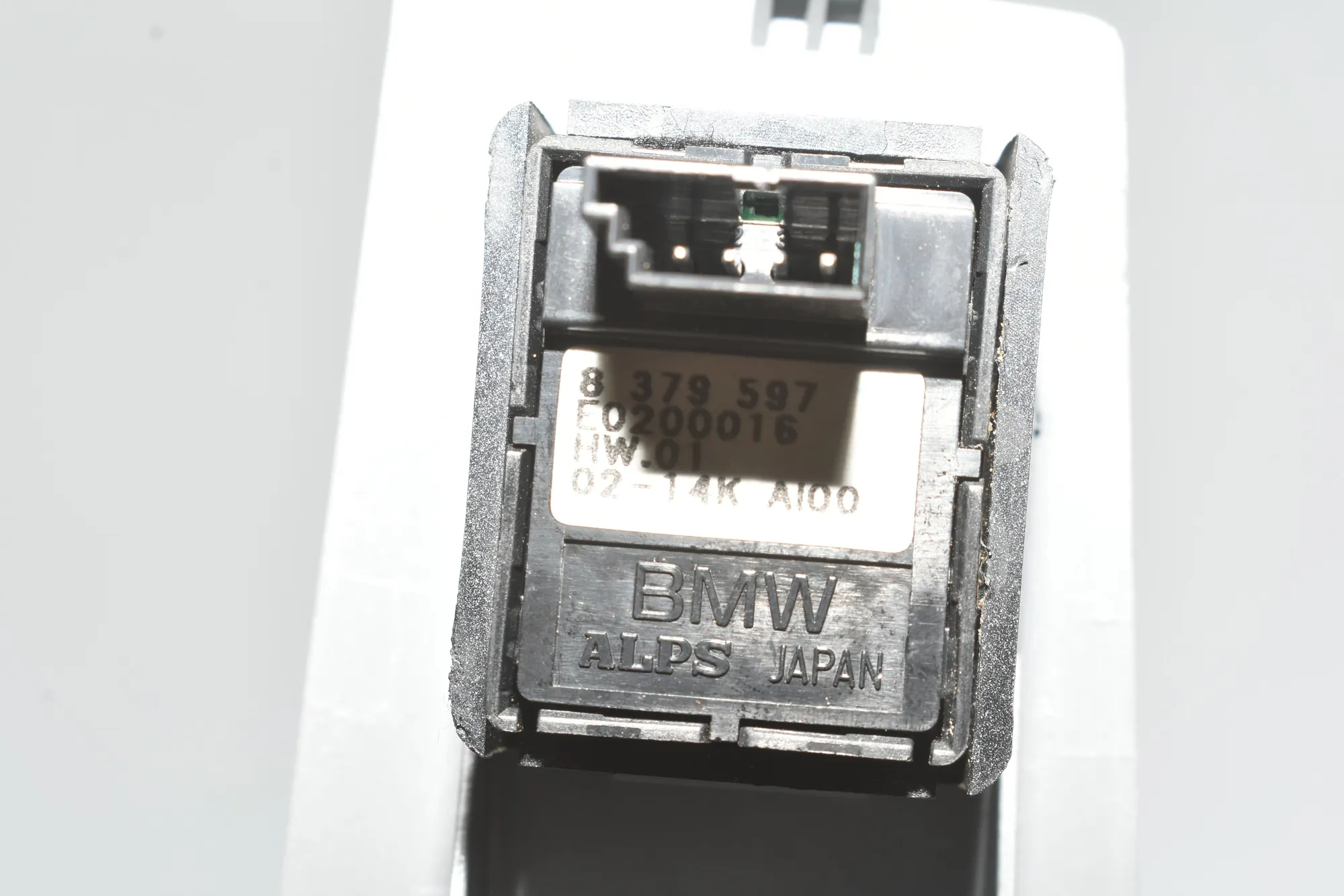 Rear Right Door Window Switch – OEM 61318379597 · BMW 7 (E65, E66, E67) BMW 7 (E65, E66, E67) 730 Ld 2006 – 4