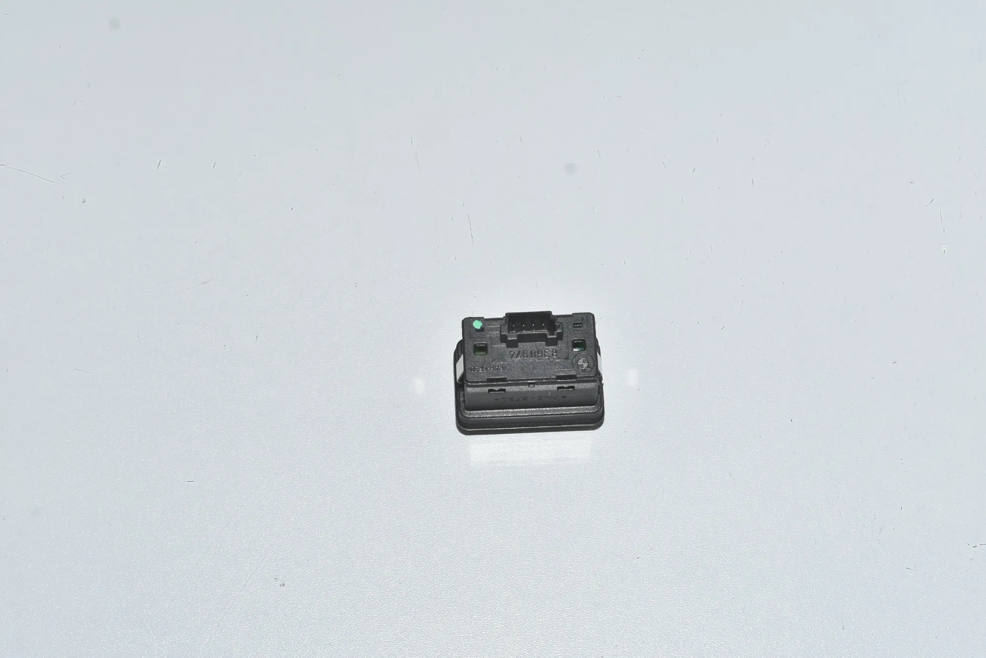 Rear Right Door Window Switch – OEM 61318368974 · BMW 5 (E39) BMW 5 (E39) 530 d 2000 – 3