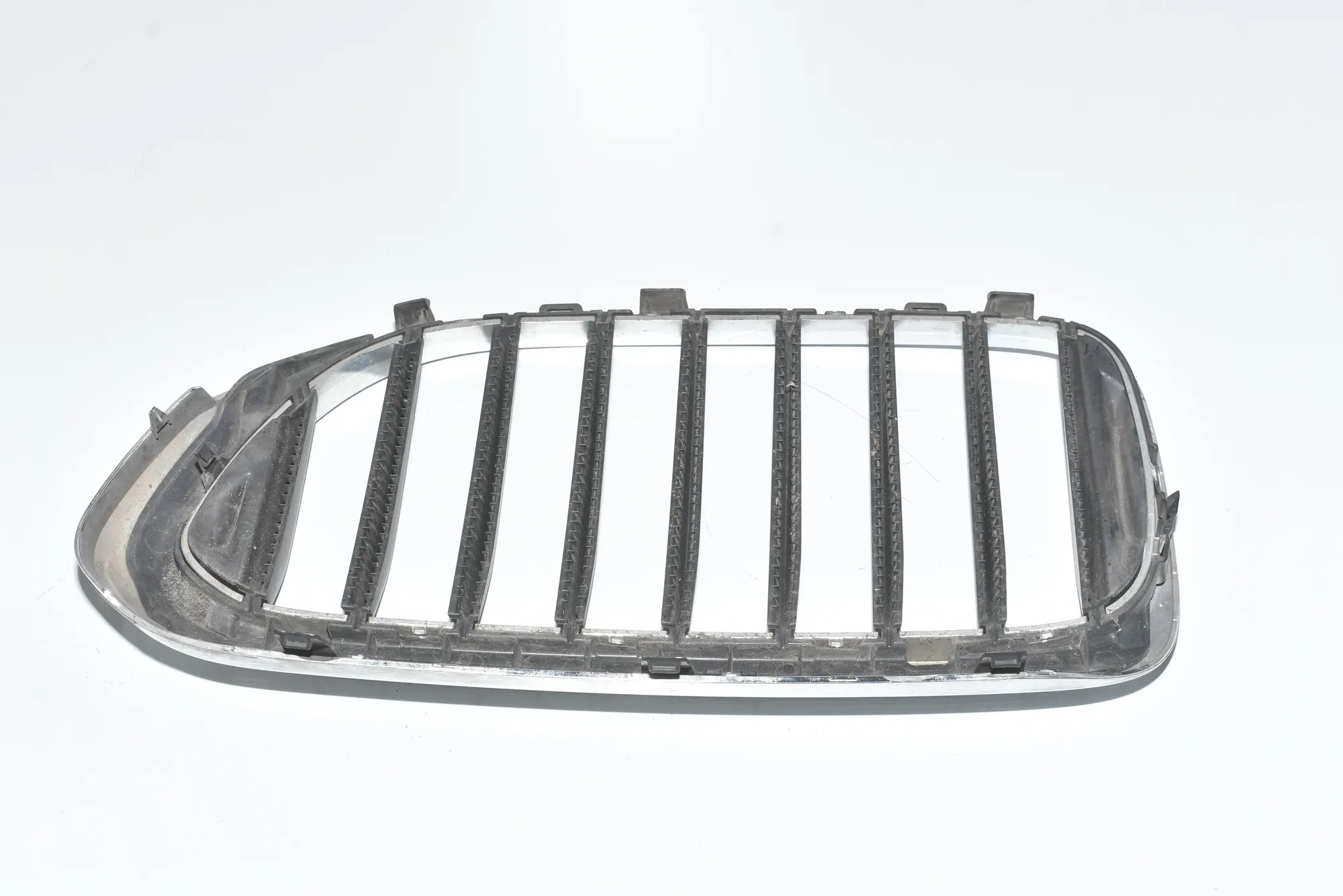 Front Right Grill – OEM 51137383520 · BMW 5 Touring (G31) BMW 5 Touring (G31) 530 d 2019 – 3