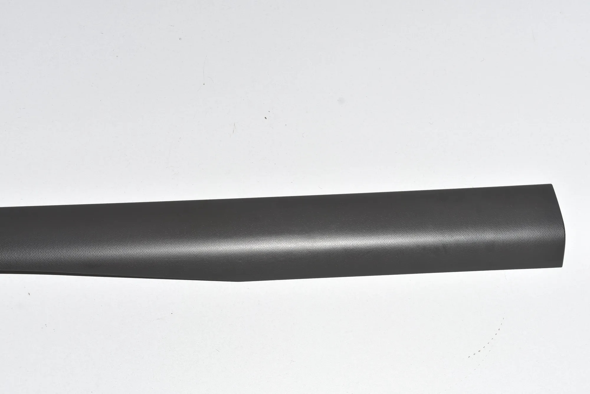 Front Right Interior Step Trim – OEM 51477272380 · BMW i3 (I01) BMW i3 (I01) Hybrid 2015 – 4