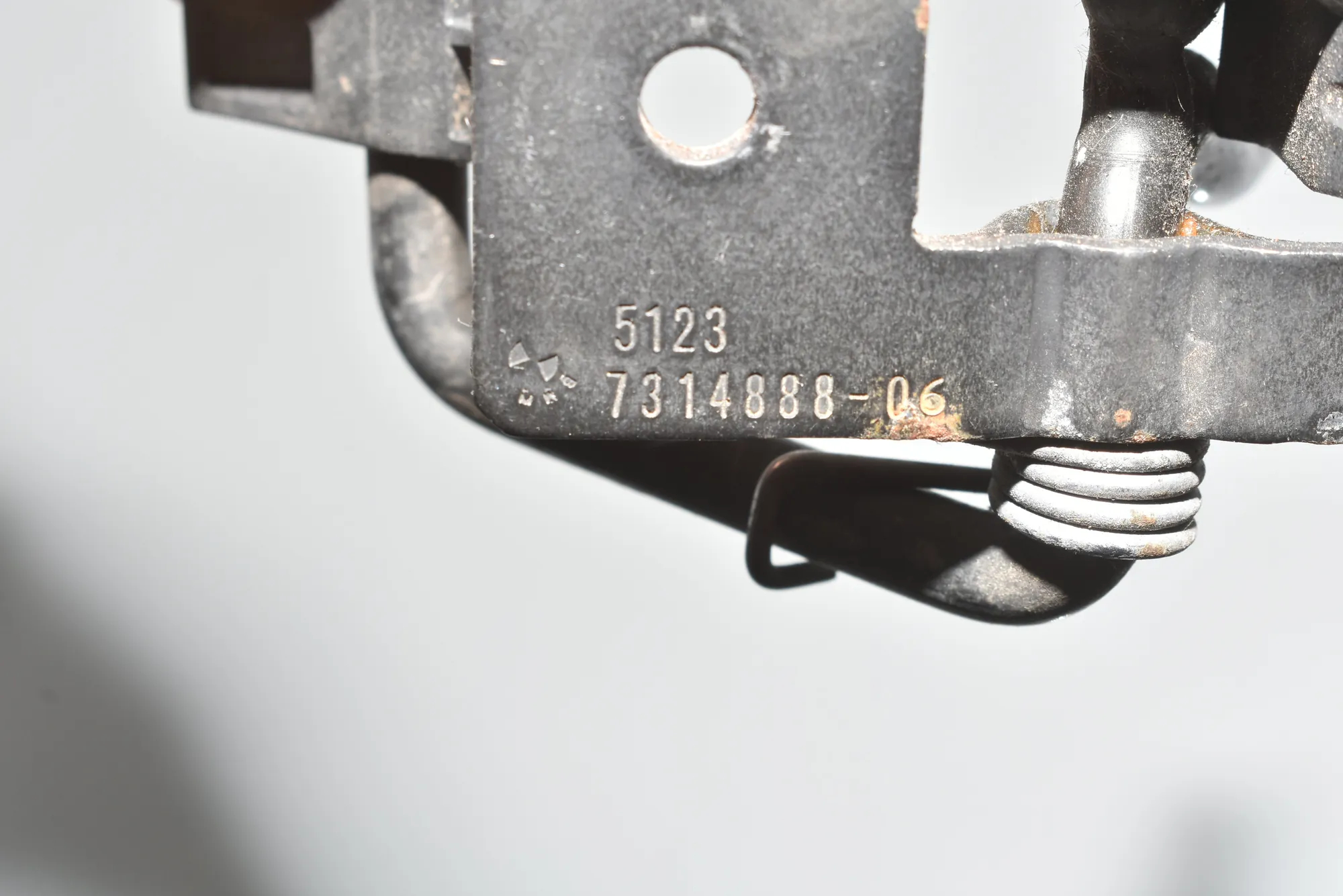 Bonnet Hood Safety Latch – OEM 51237314888 · BMW i3 (I01) BMW i3 (I01) Hybrid 2015 – 4