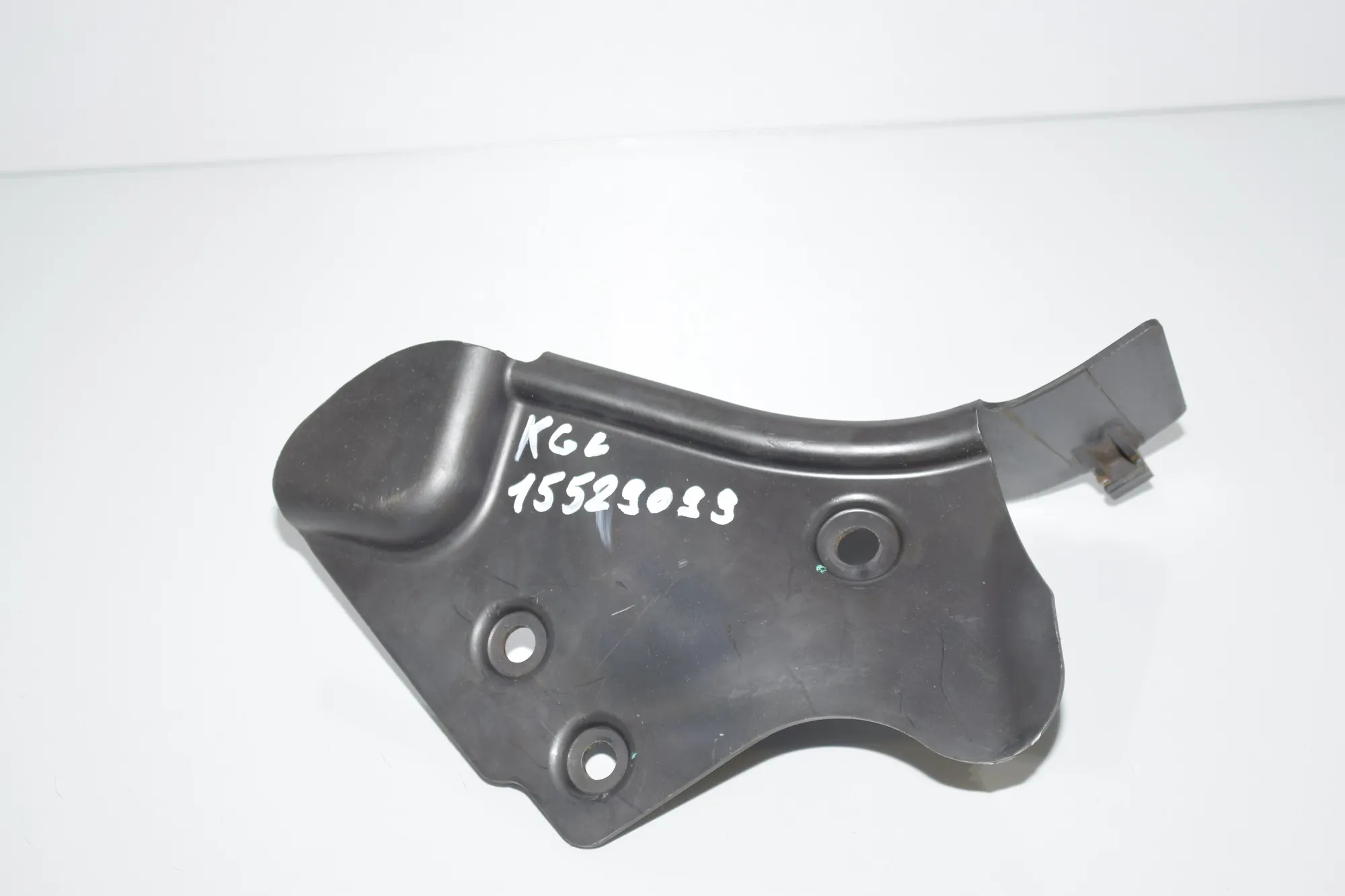 Control Arm Cover – OEM 6776981 · BMW X6 (E71, E72) xDrive 40 d 2010 – 2