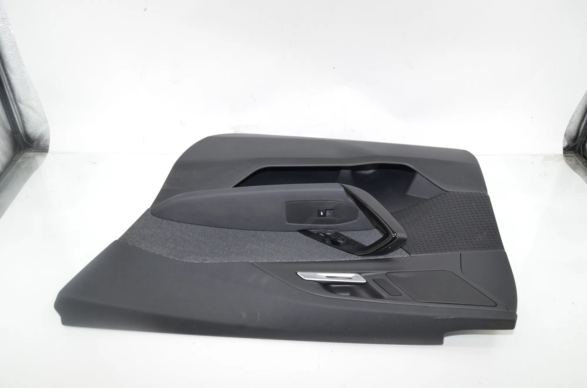 Front Right Door Panel – OEM F015105 · BMW X1 (U11) BMW X1 (U11) BMW X1 (U11) sDrive 18 i 2022 – 2