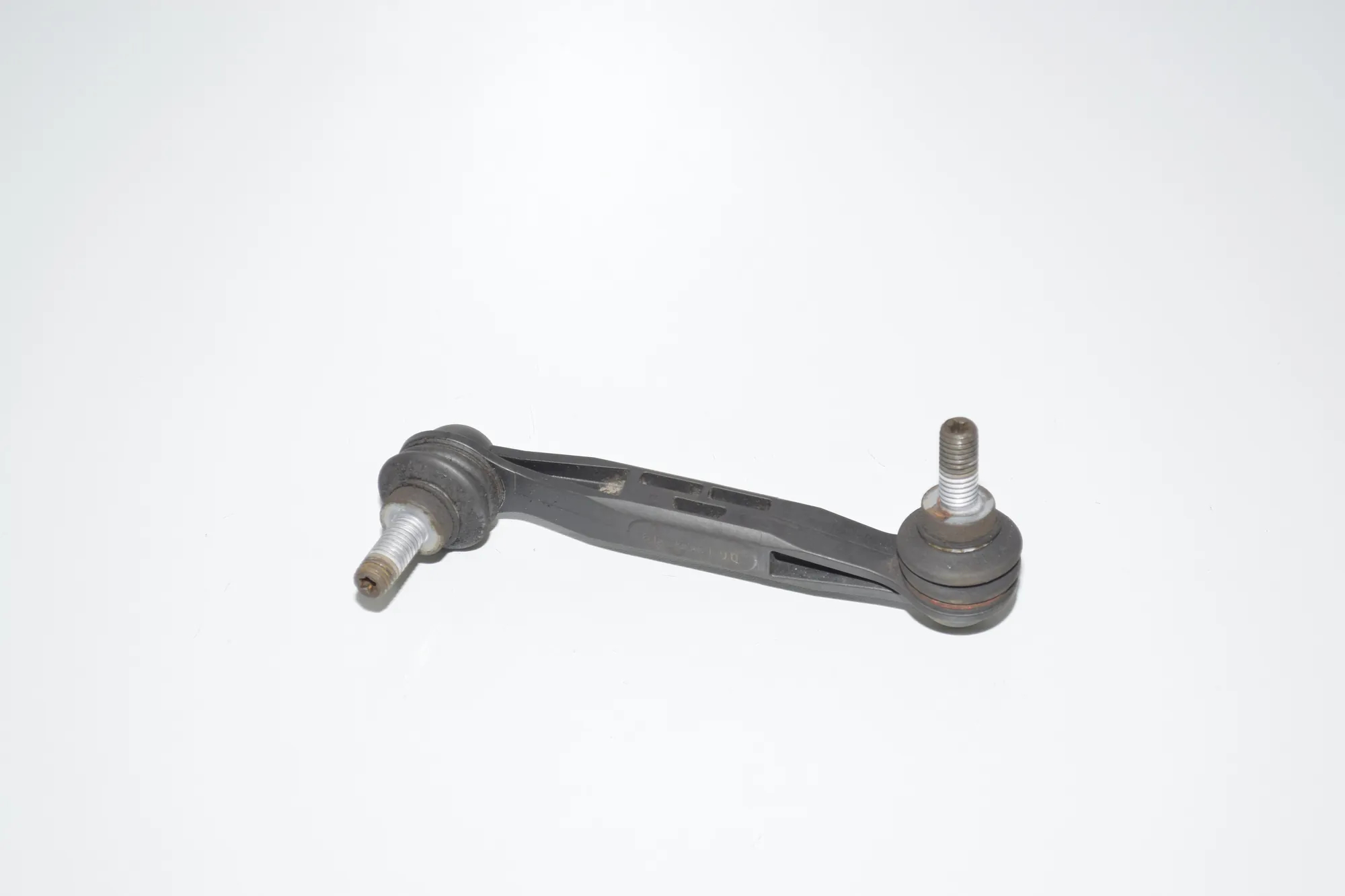 Rear Right Stabilizer Link – OEM 33506785608 · BMW 3 (F30, F80) 320 d Efficient Dynamics 2012