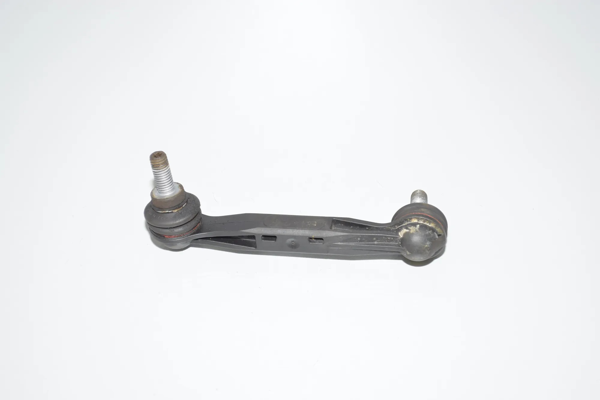Rear Right Stabilizer Link – OEM 33506785608 · BMW 3 (F30, F80) 320 d Efficient Dynamics 2012 – 4