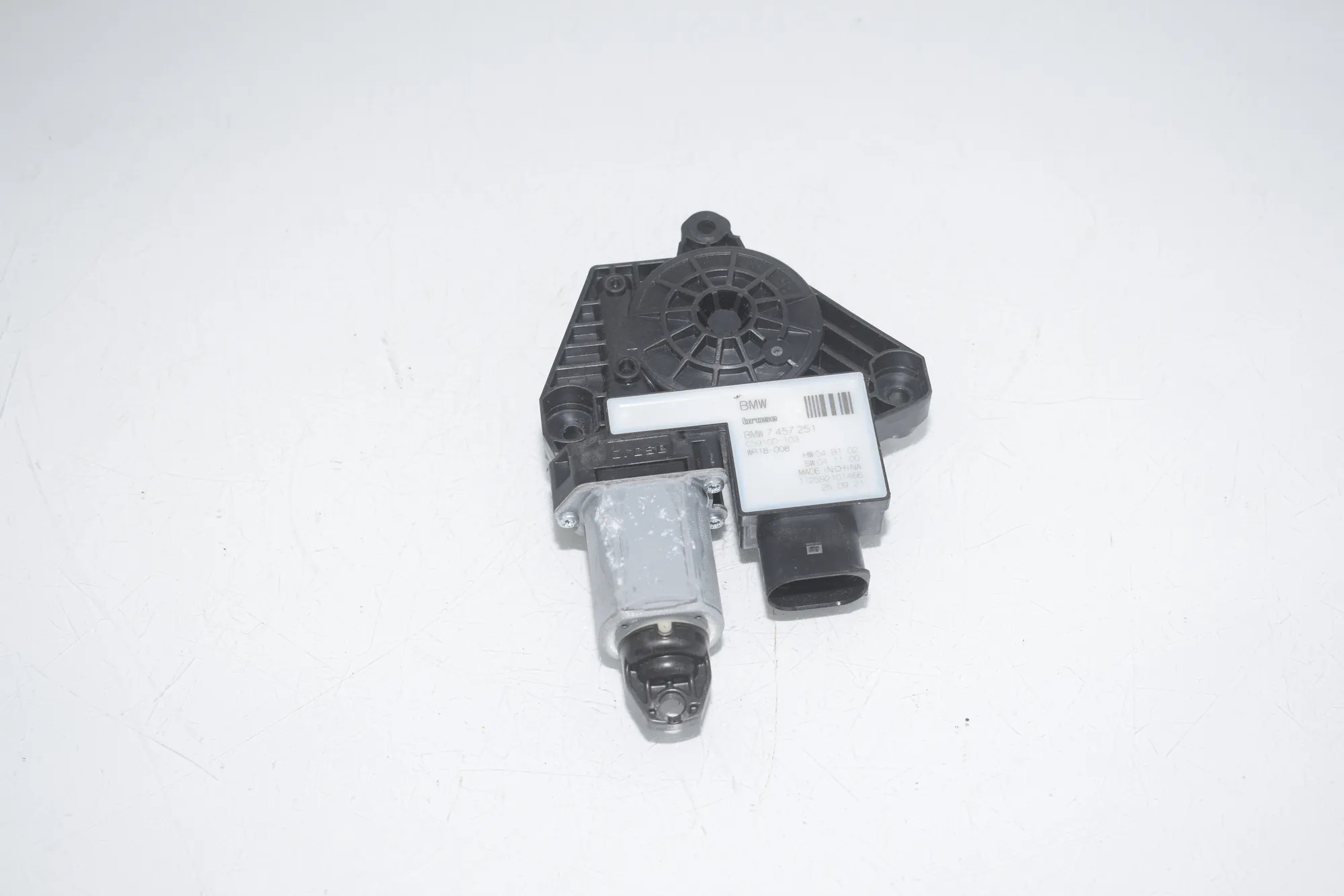 Rear Right Door Window Control Motor – OEM 7457251 · BMW iX3 (G08) BMW iX3 (G08) Electric (286 HP) 2020 – 2